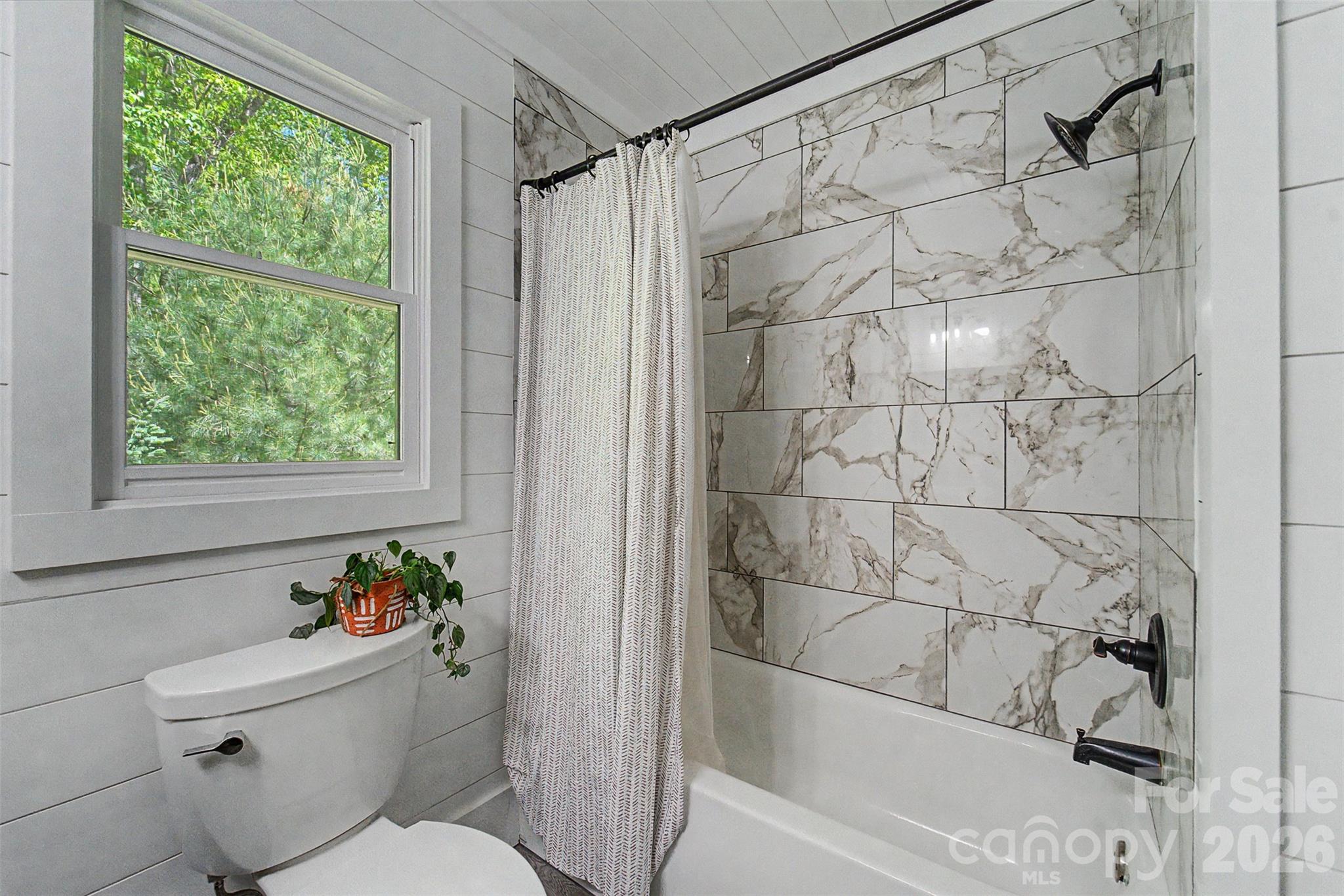 110 Wyoming Drive — Sylva