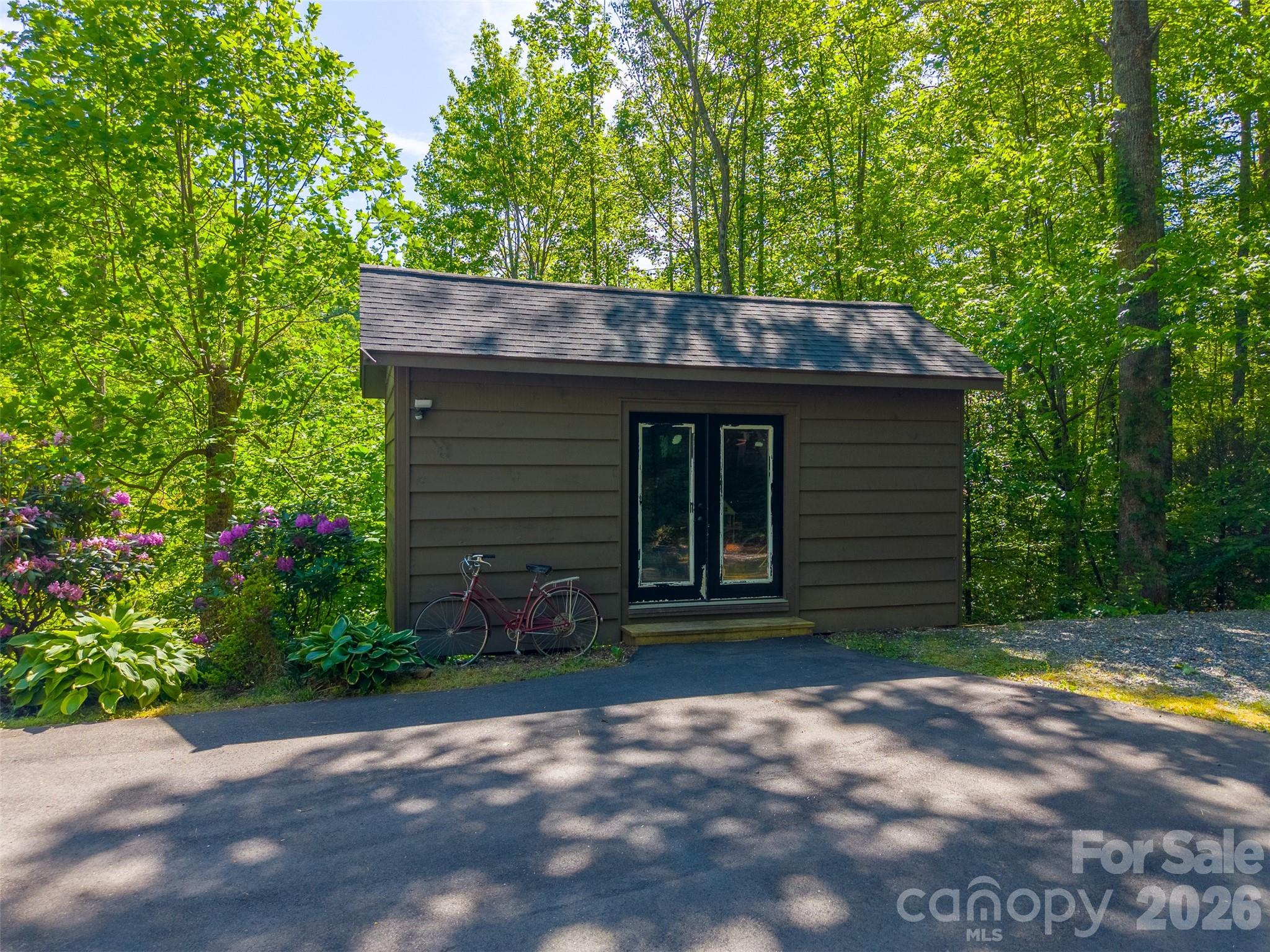 110 Wyoming Drive — Sylva