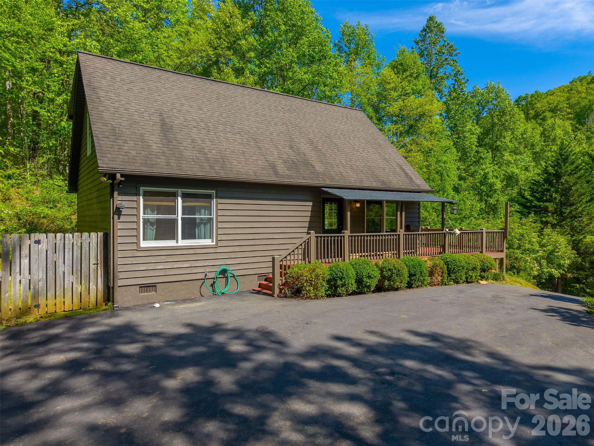 110 Wyoming Drive — Sylva