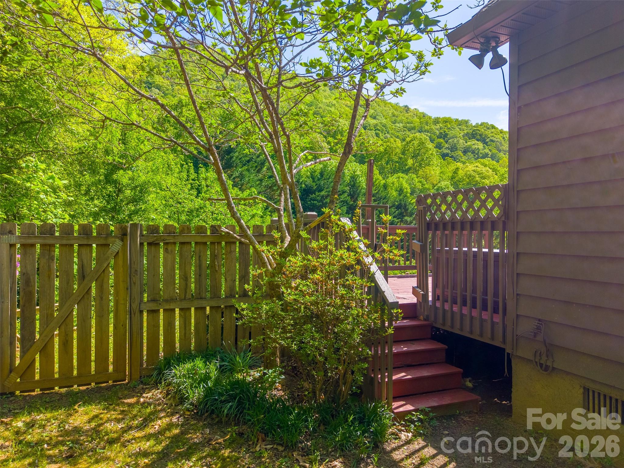 110 Wyoming Drive — Sylva