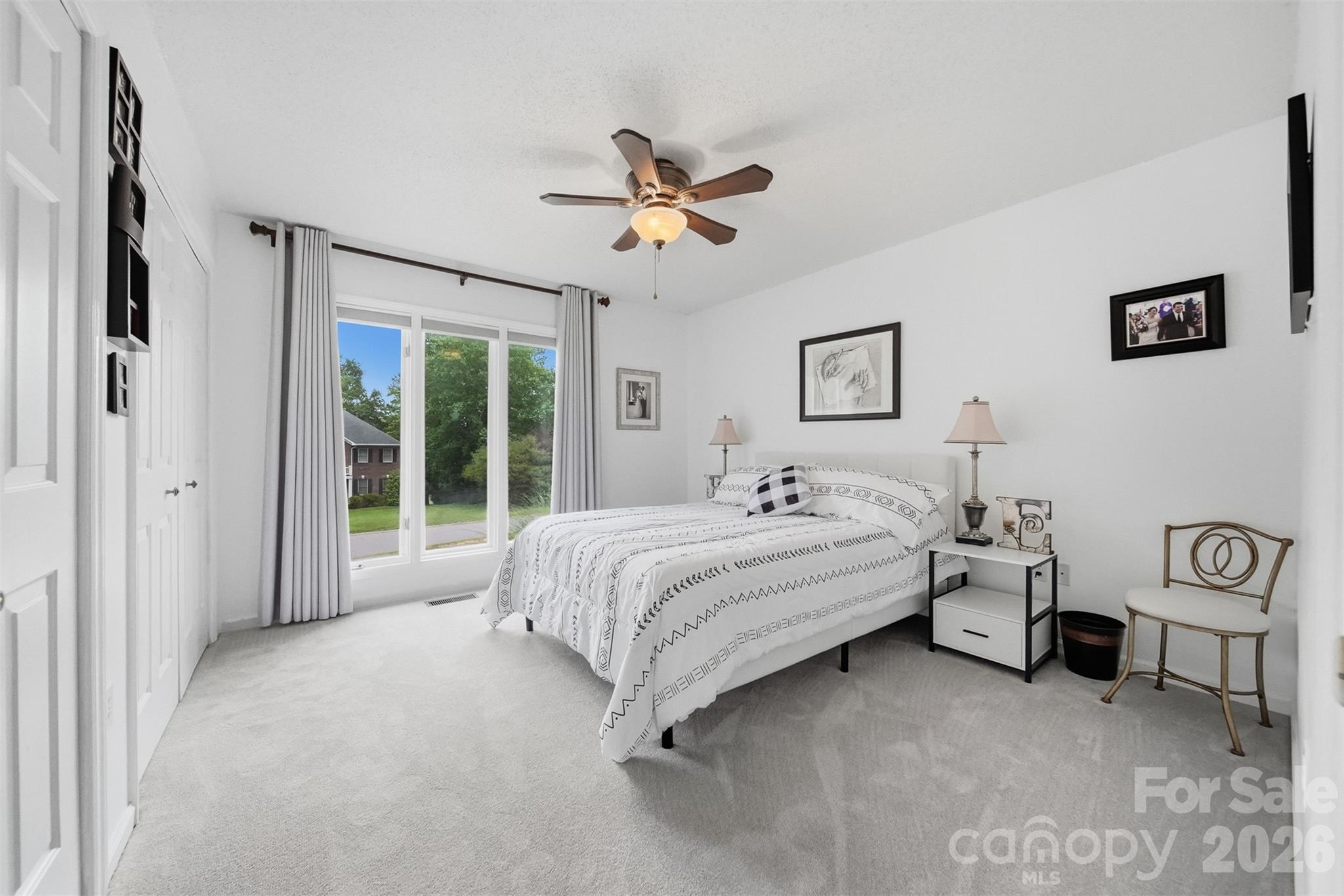3650 Foxboro Lane NE — Hickory