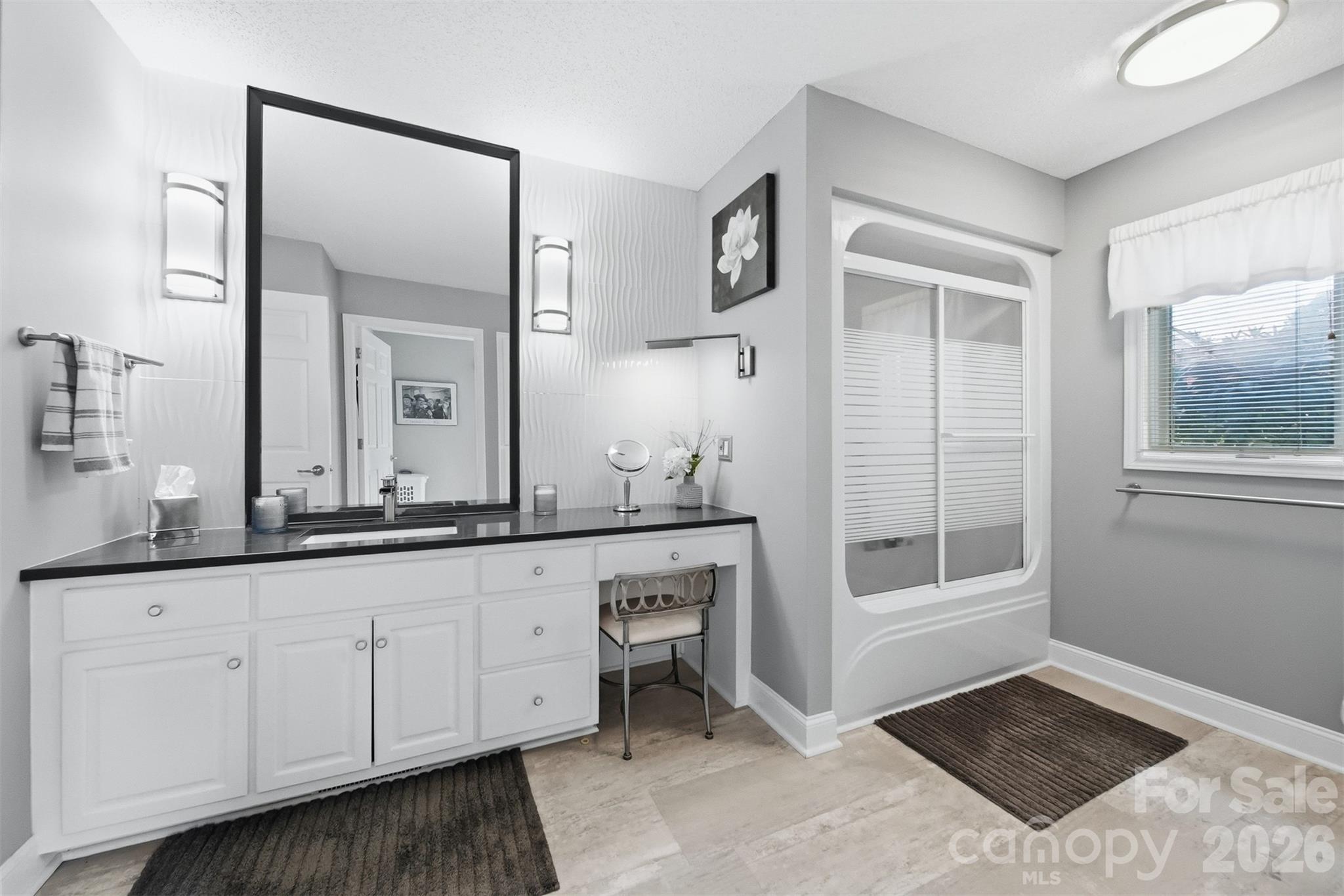 3650 Foxboro Lane NE — Hickory
