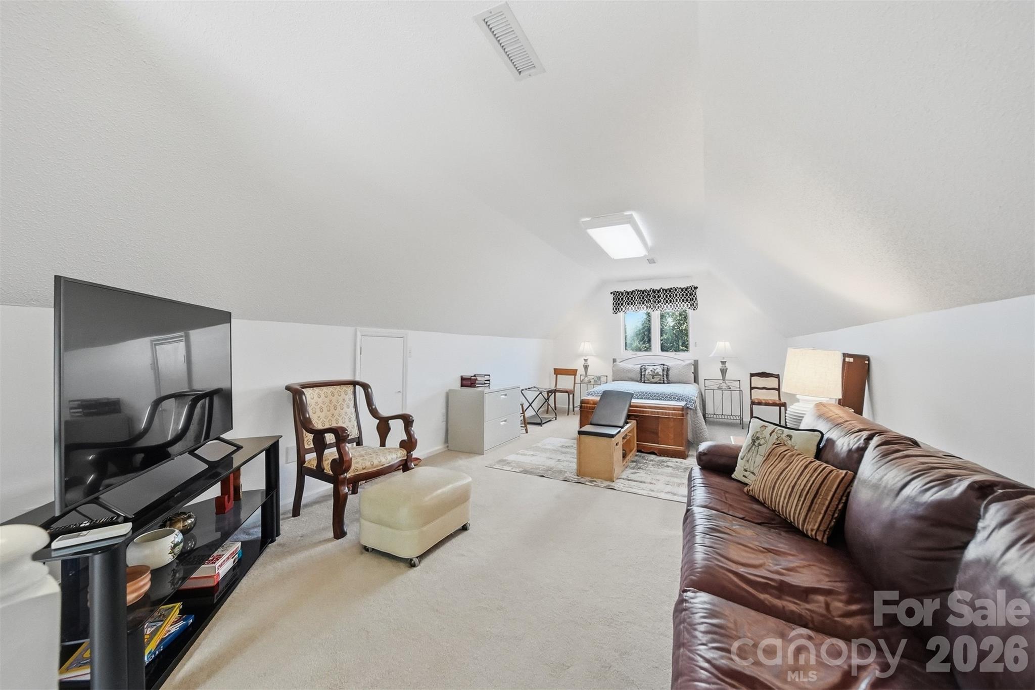 3650 Foxboro Lane NE — Hickory