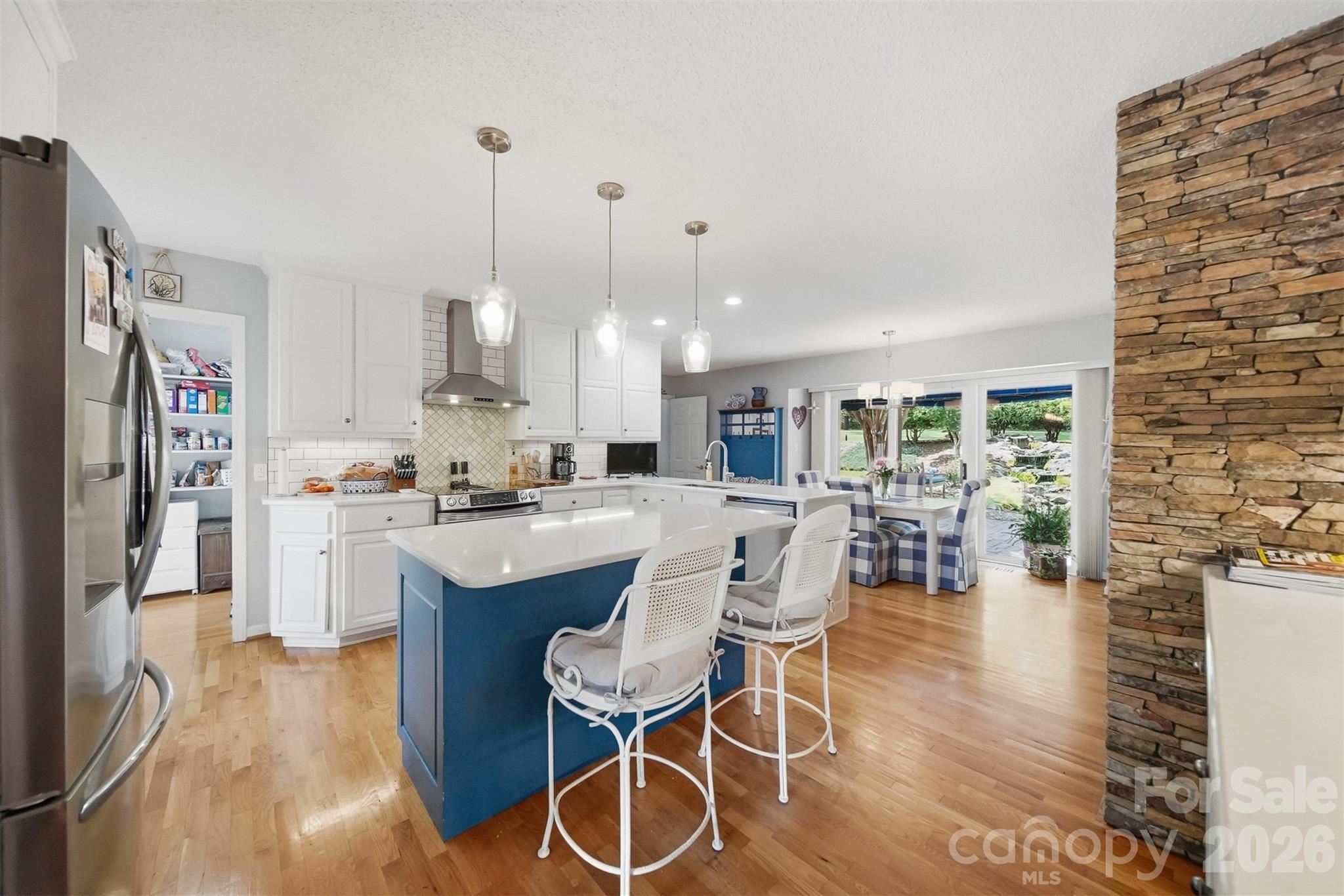3650 Foxboro Lane NE — Hickory
