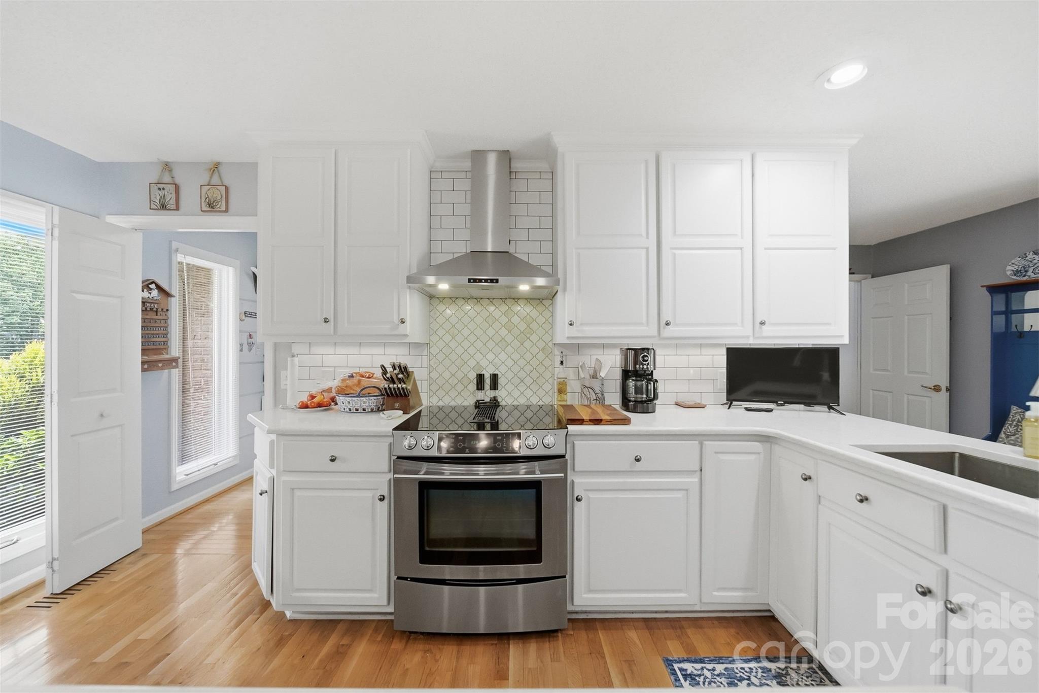 3650 Foxboro Lane NE — Hickory