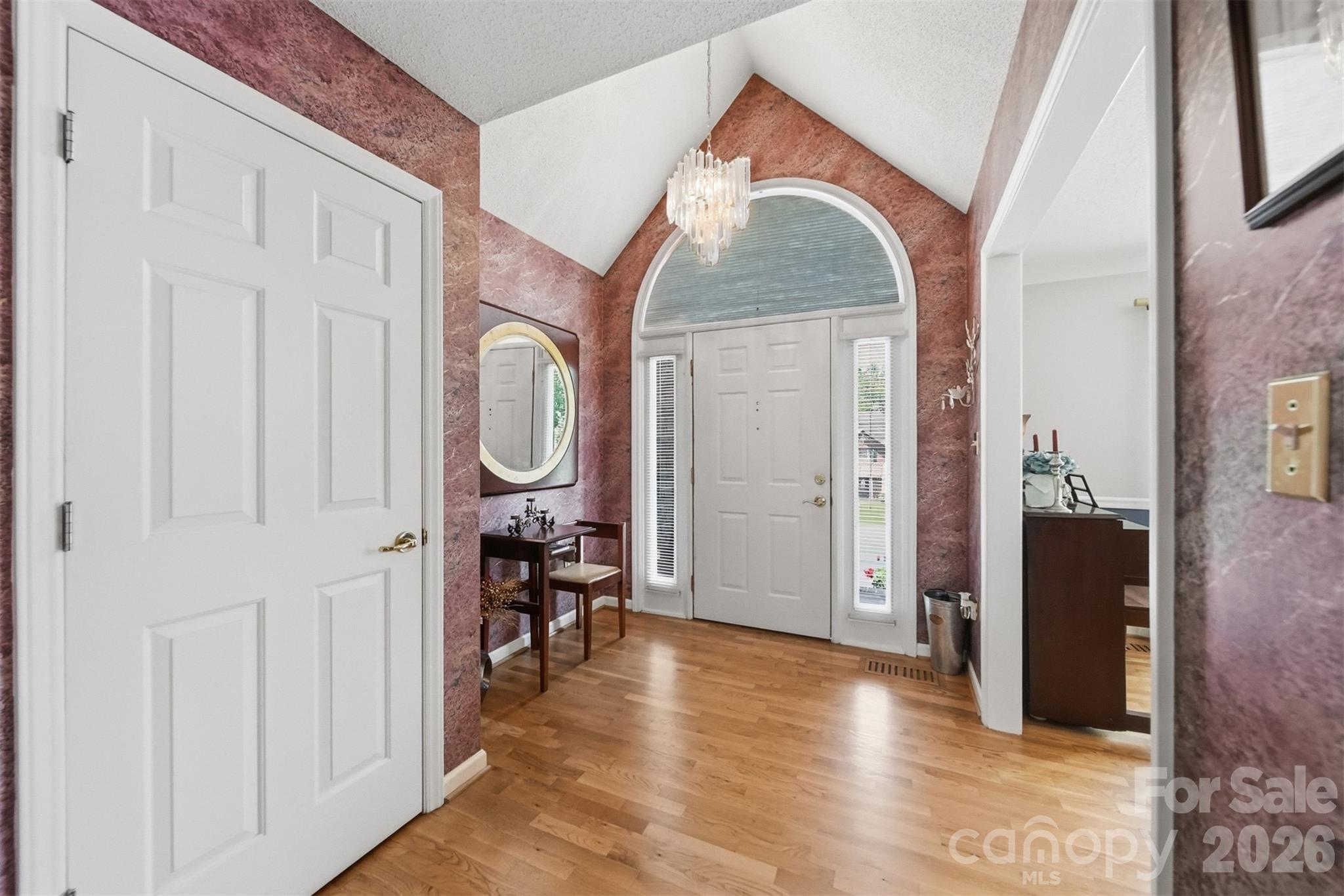 3650 Foxboro Lane NE — Hickory