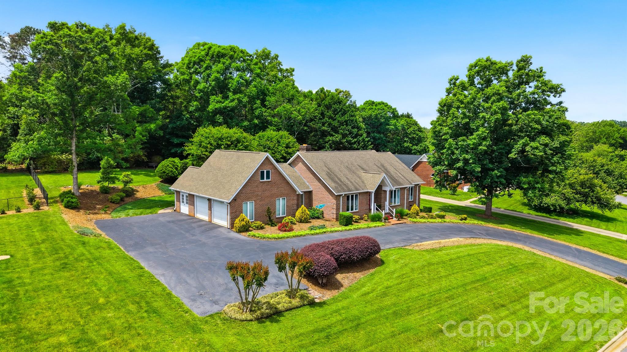 3650 Foxboro Lane NE — Hickory