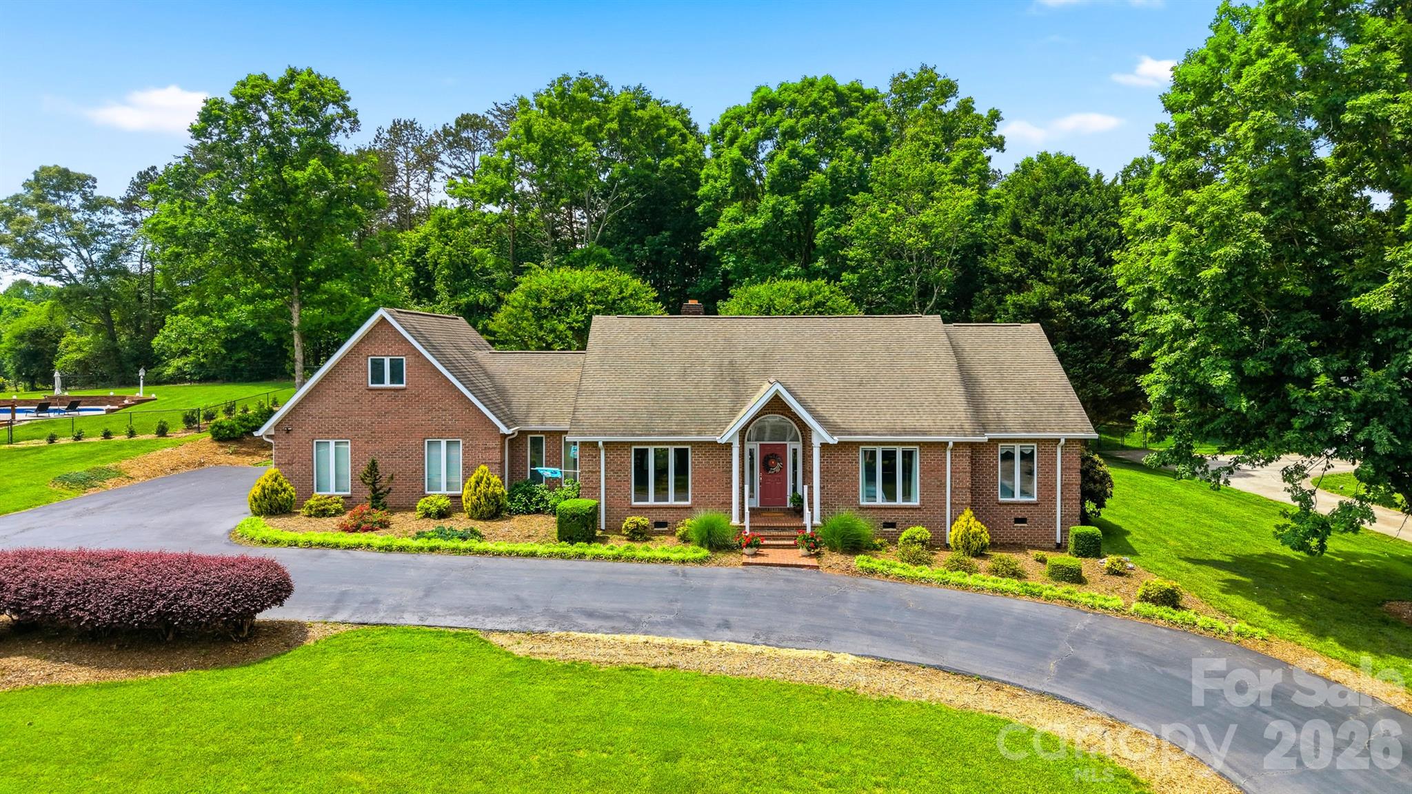 3650 Foxboro Lane NE — Hickory