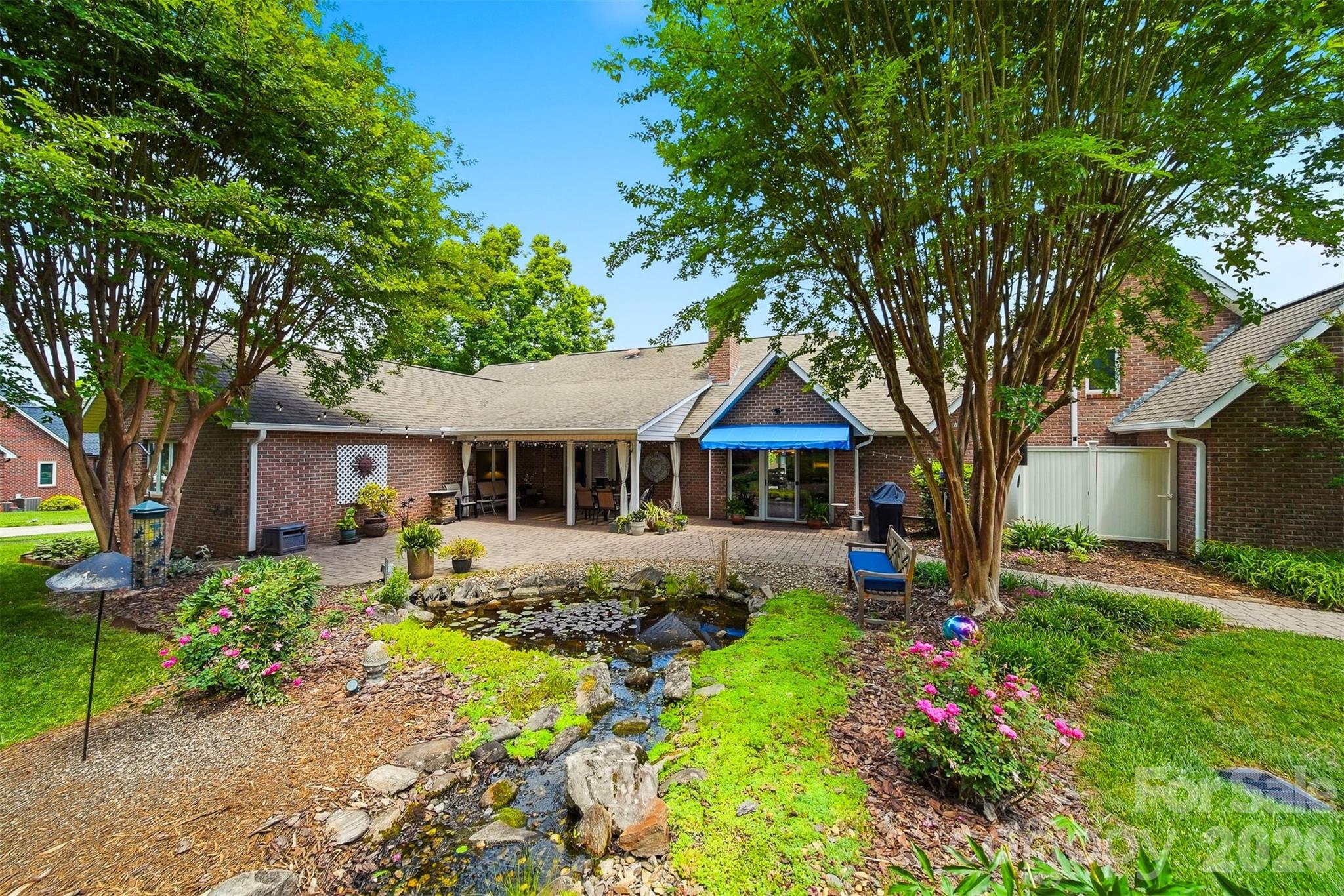 3650 Foxboro Lane NE — Hickory