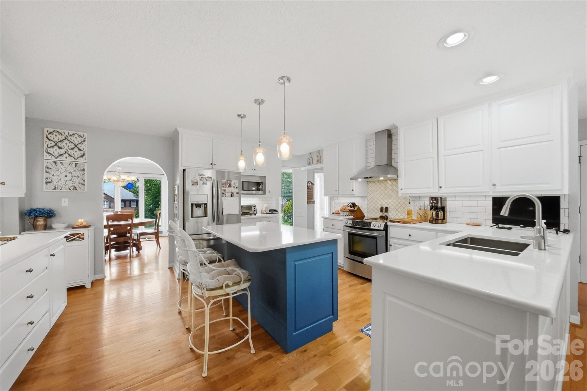 3650 Foxboro Lane NE — Hickory