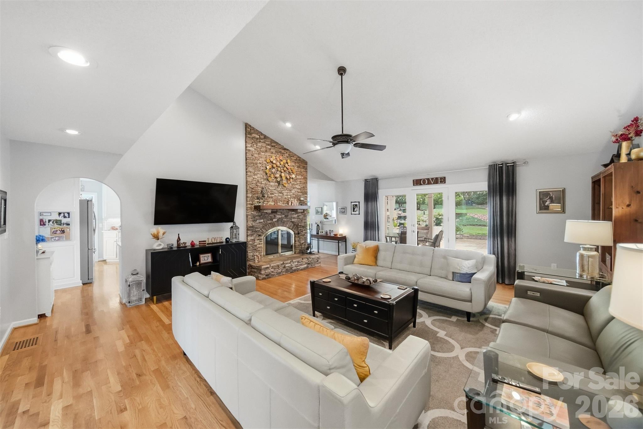 3650 Foxboro Lane NE — Hickory