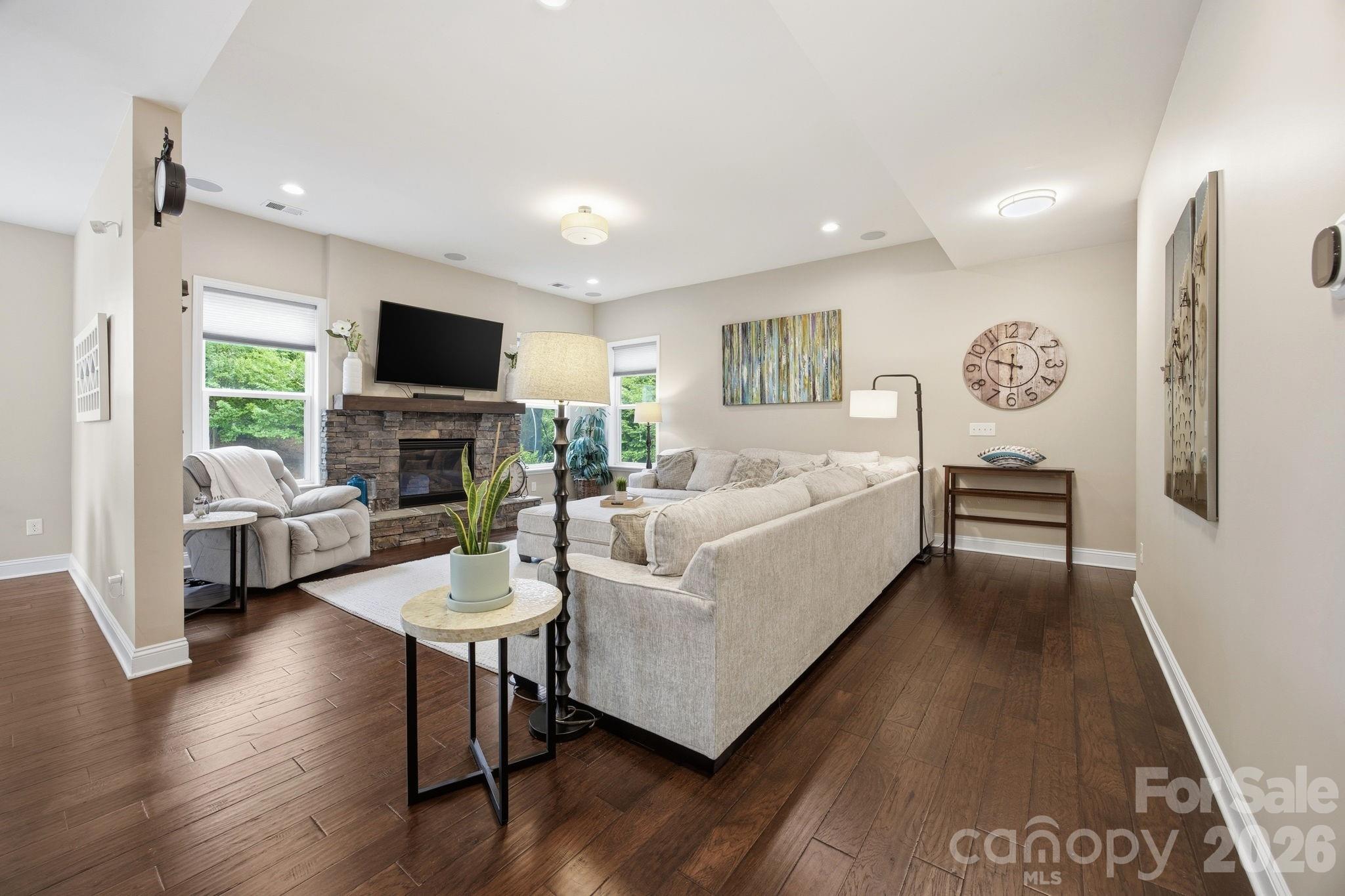 7223 Old Valley Way — Harrisburg