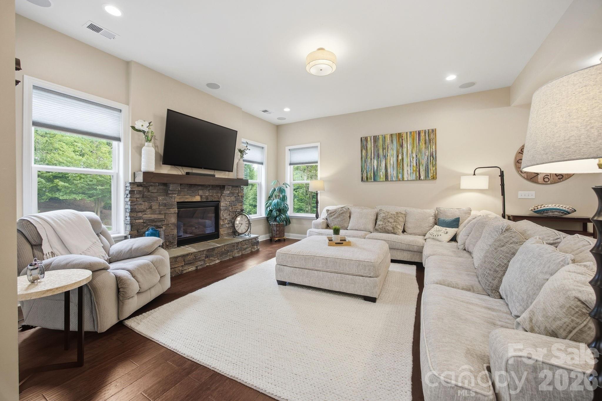 7223 Old Valley Way — Harrisburg