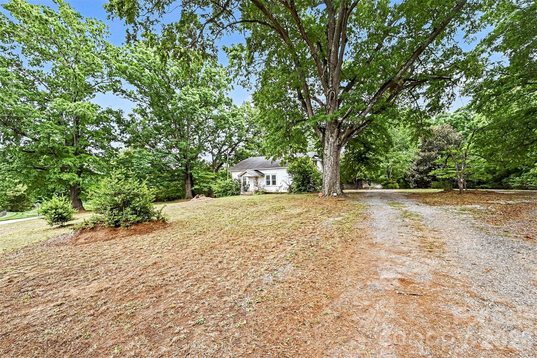 1116 Medlin Road — Monroe