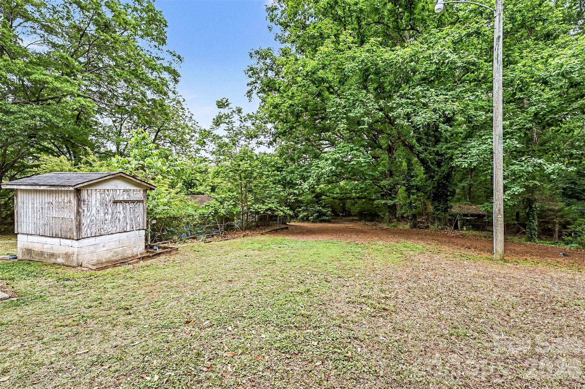 1116 Medlin Road — Monroe