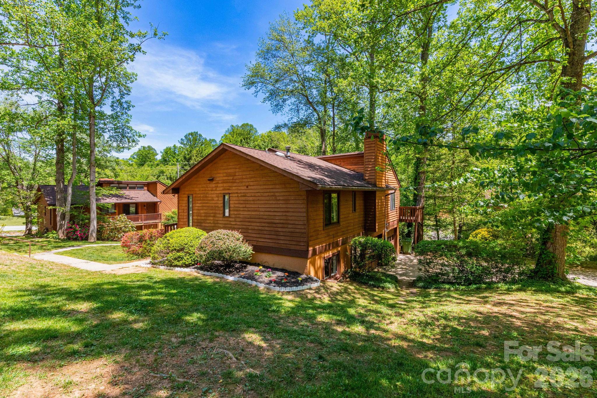 5 Wildwood Circle — Fletcher
