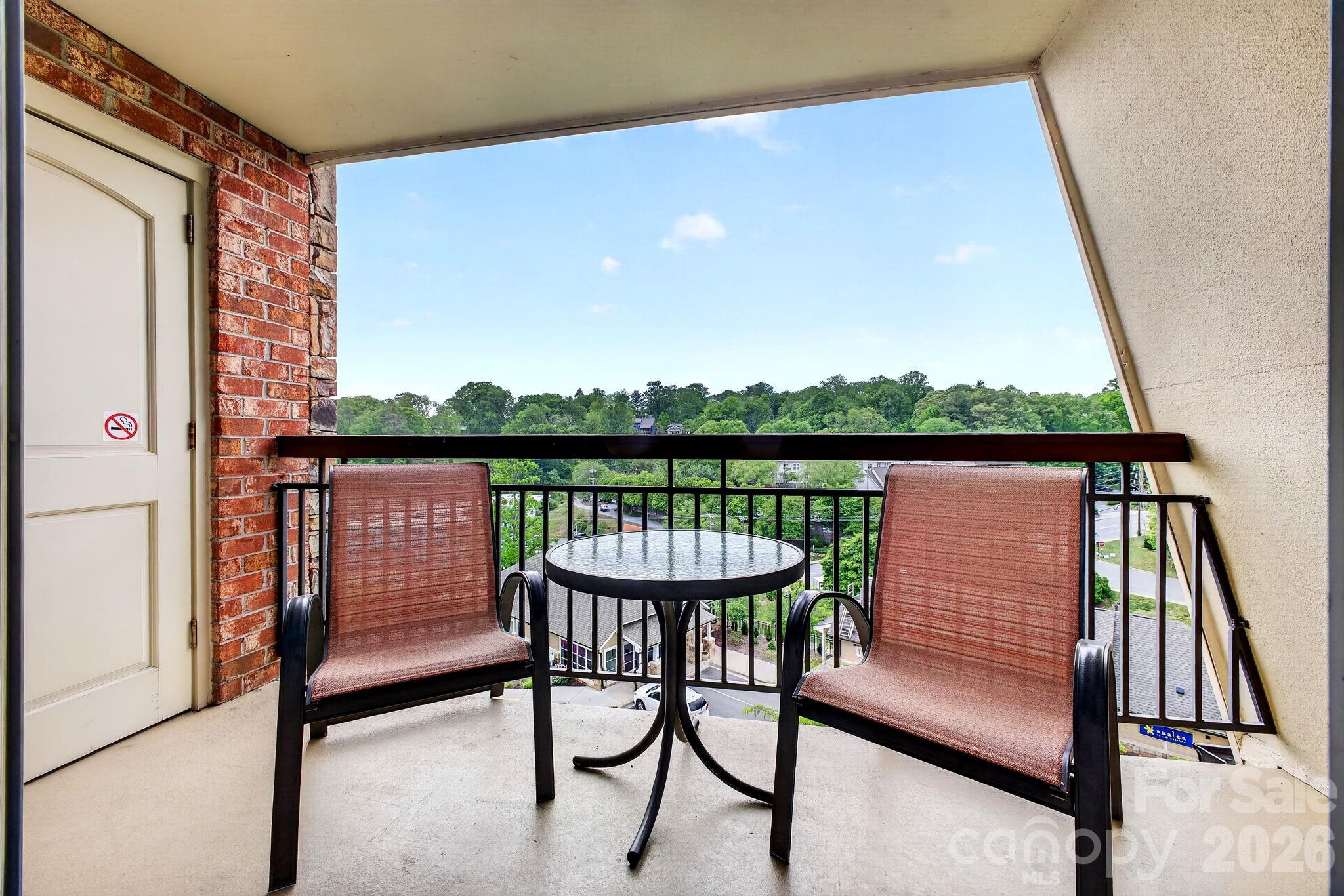 404 Bowling Park Road — Asheville