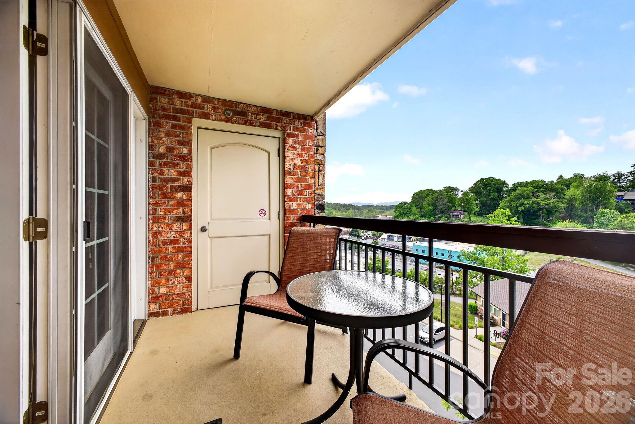 404 Bowling Park Road — Asheville