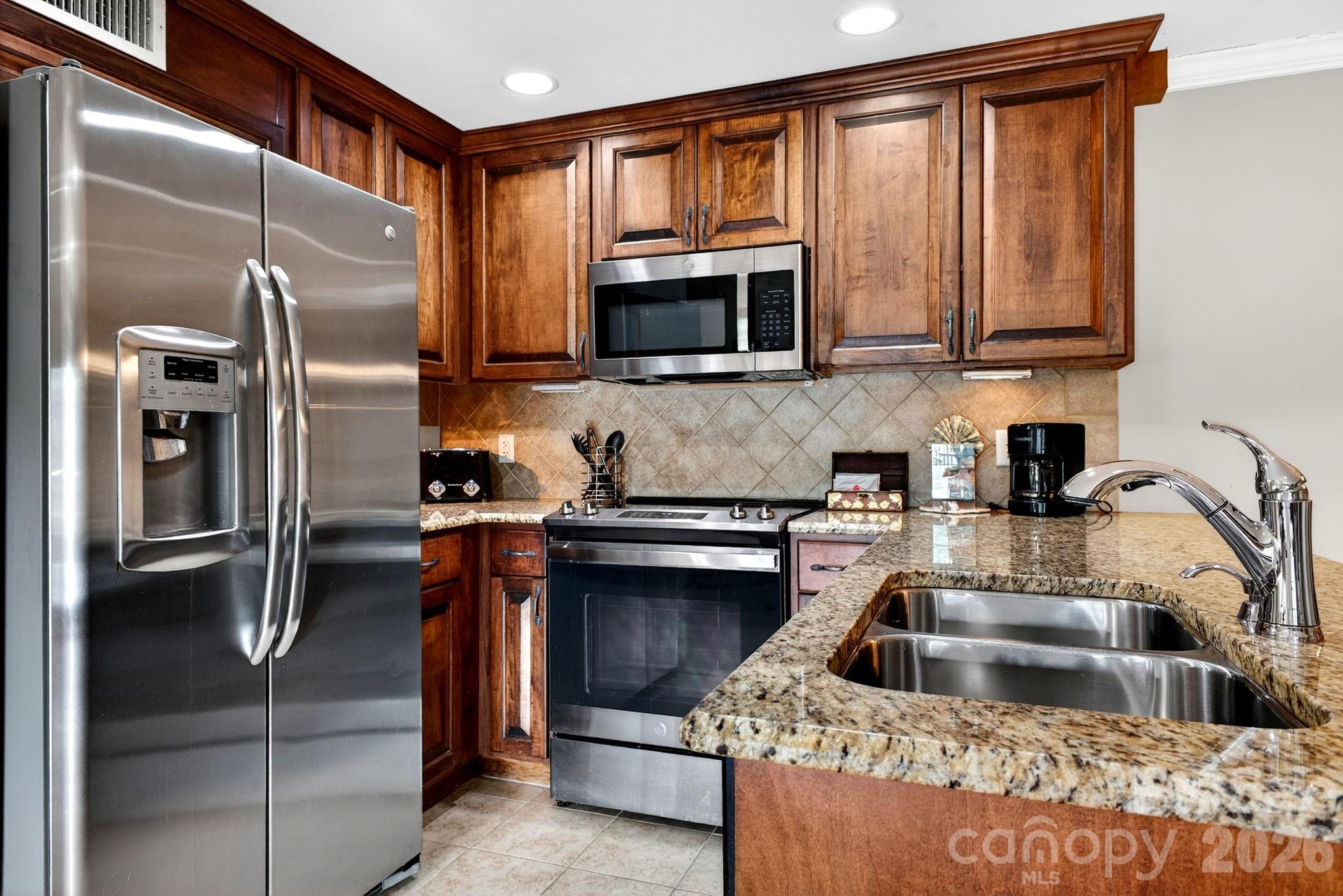 404 Bowling Park Road — Asheville