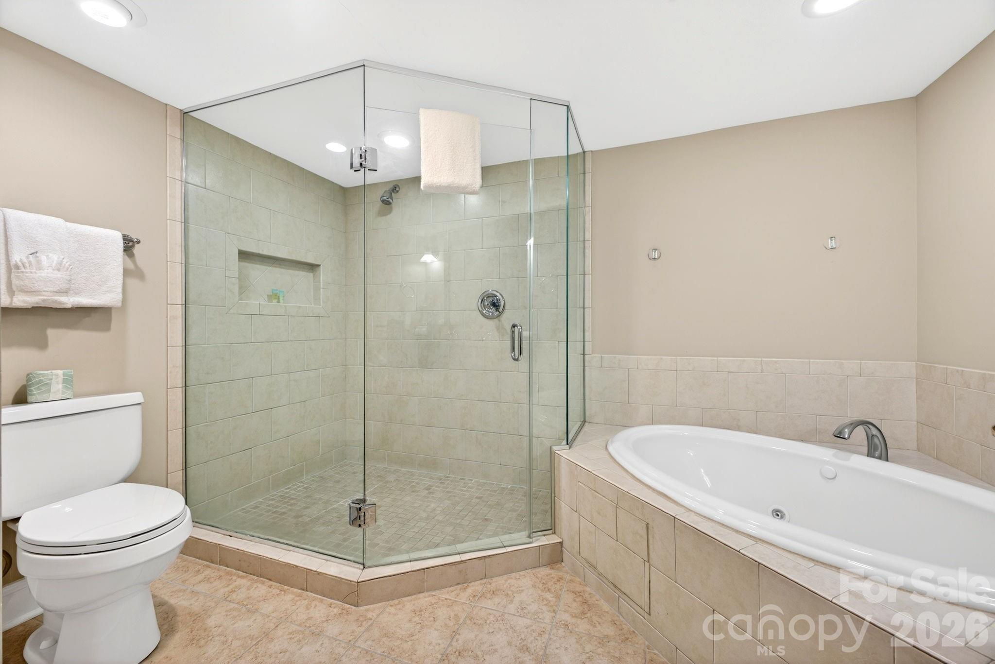404 Bowling Park Road — Asheville