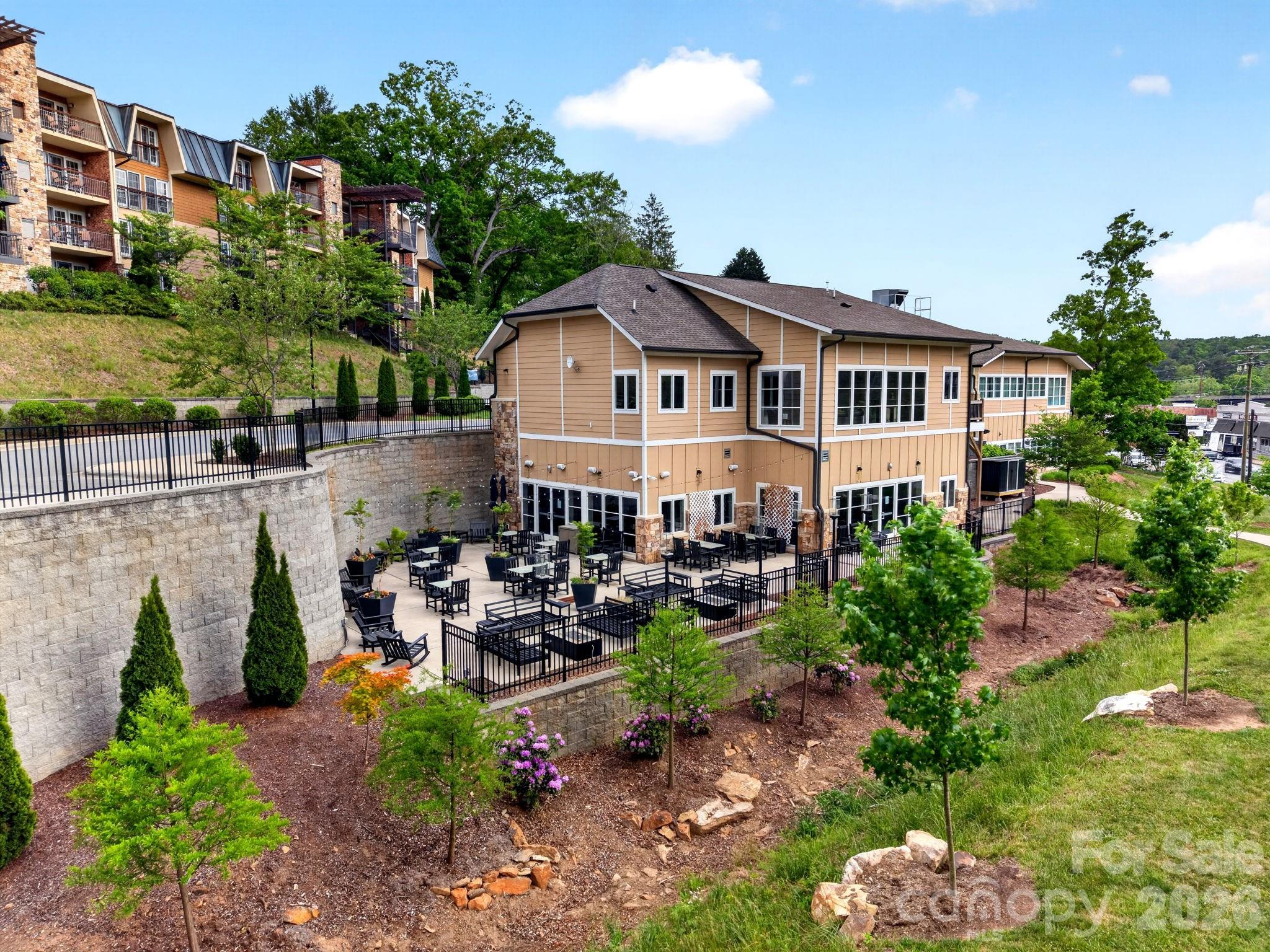 404 Bowling Park Road — Asheville