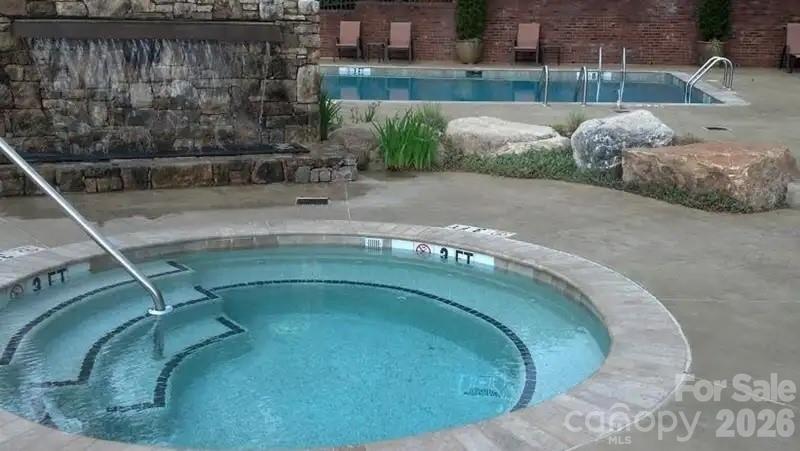 404 Bowling Park Road — Asheville