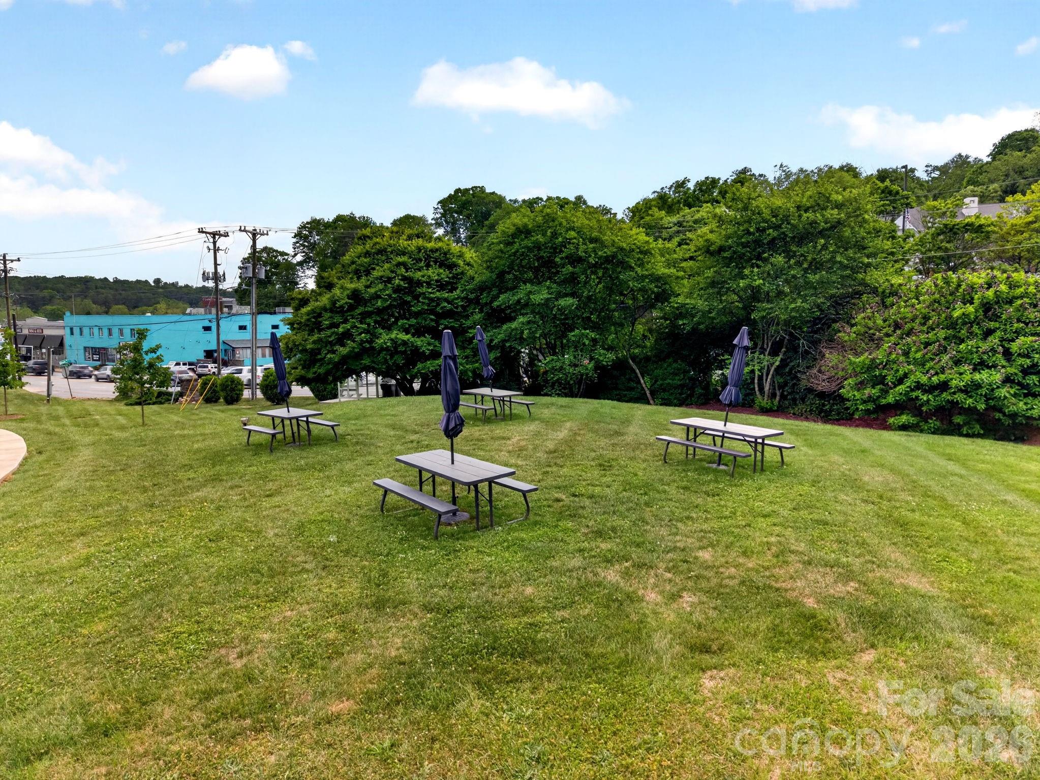 404 Bowling Park Road — Asheville