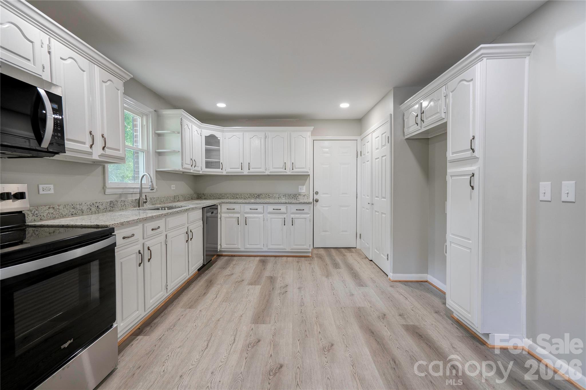 153 Greene Road — Forest City