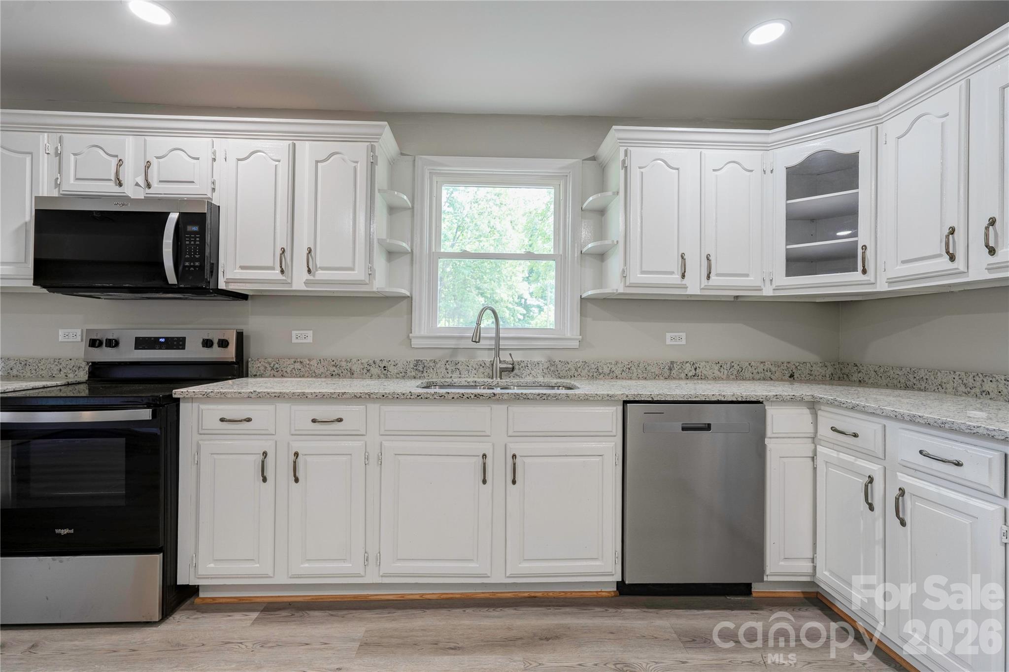 153 Greene Road — Forest City