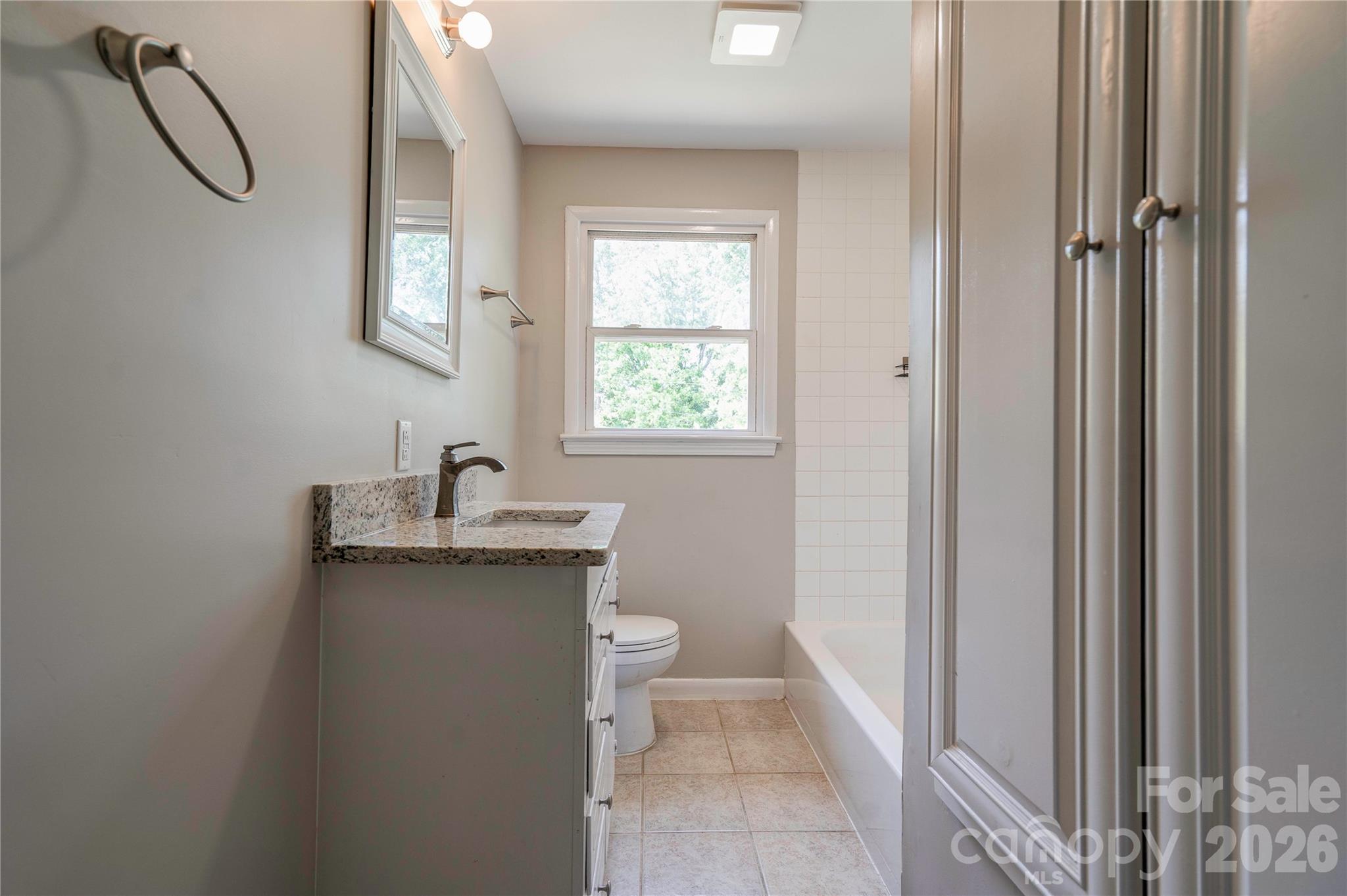 153 Greene Road — Forest City