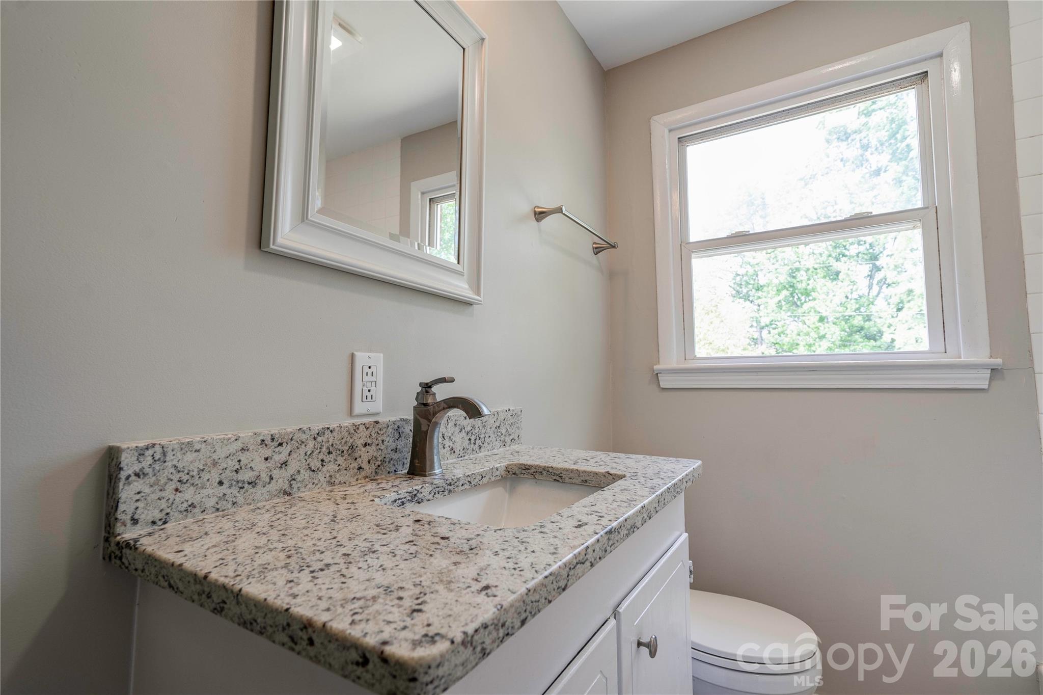 153 Greene Road — Forest City