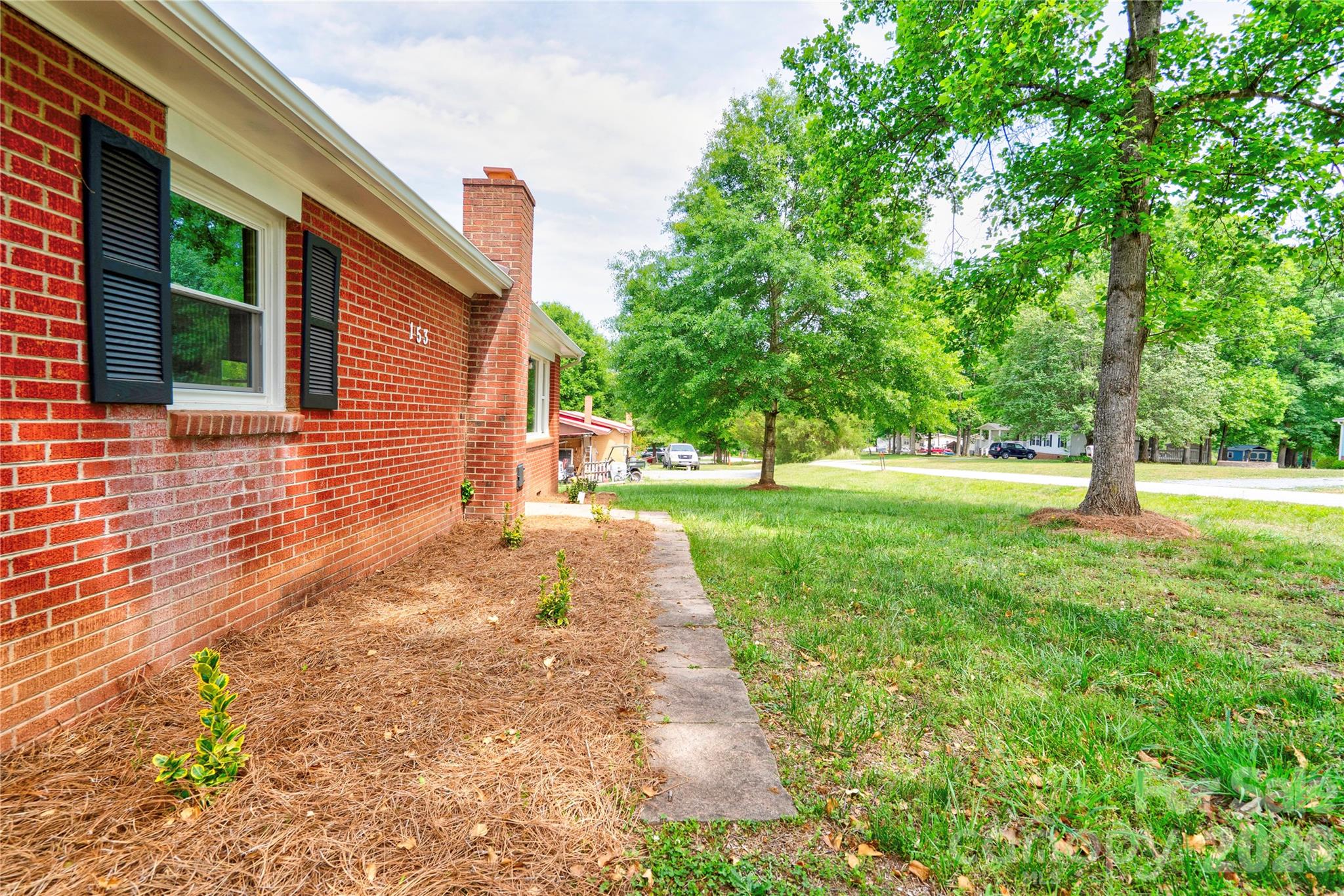 153 Greene Road — Forest City