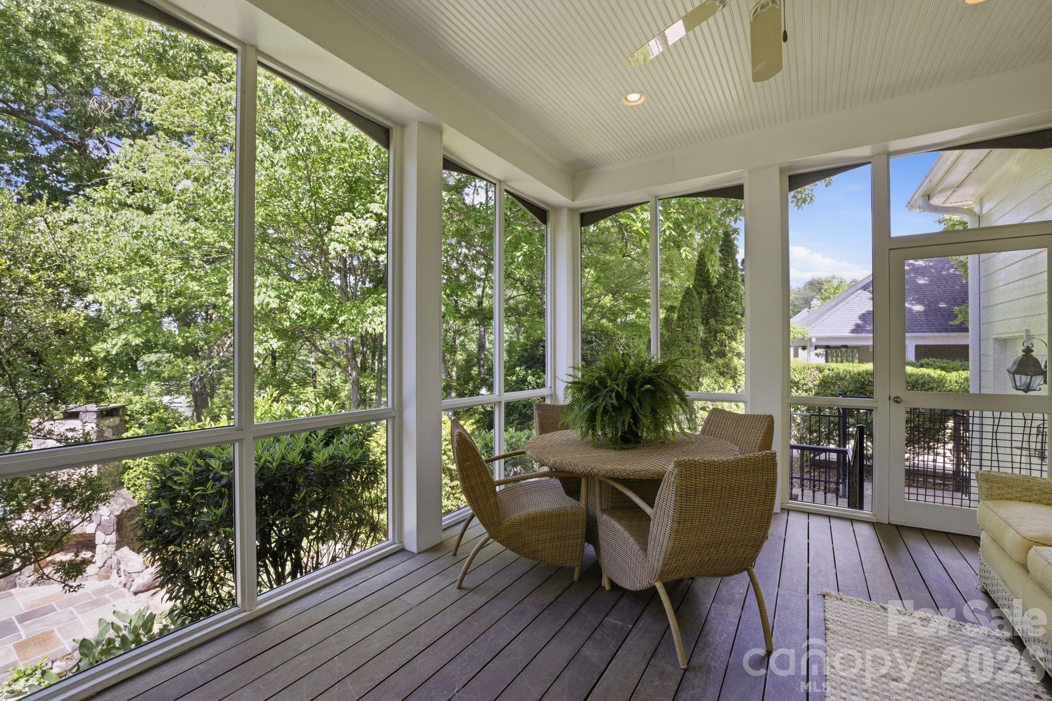 191 Porters Glen — New London
