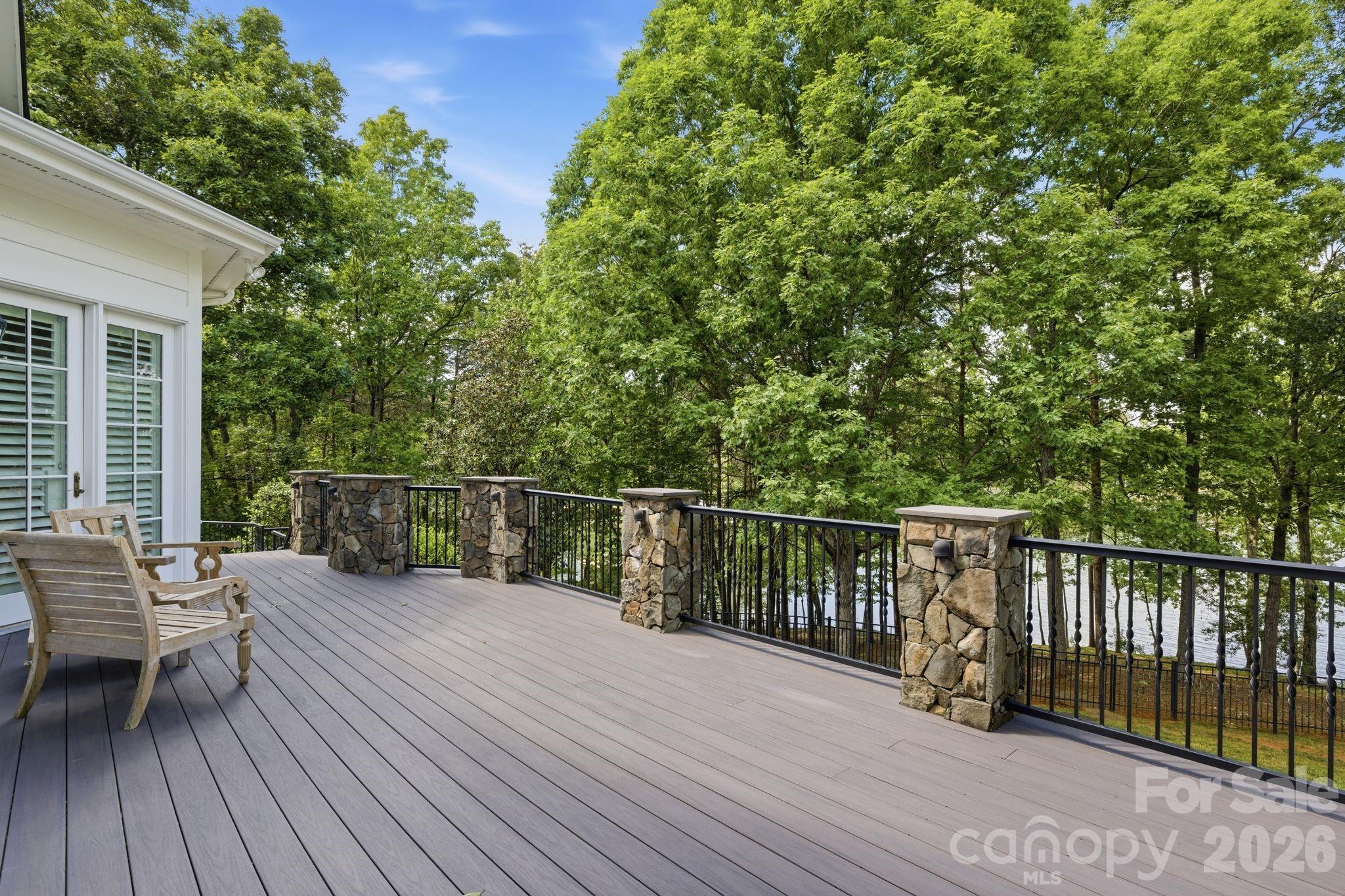 191 Porters Glen — New London