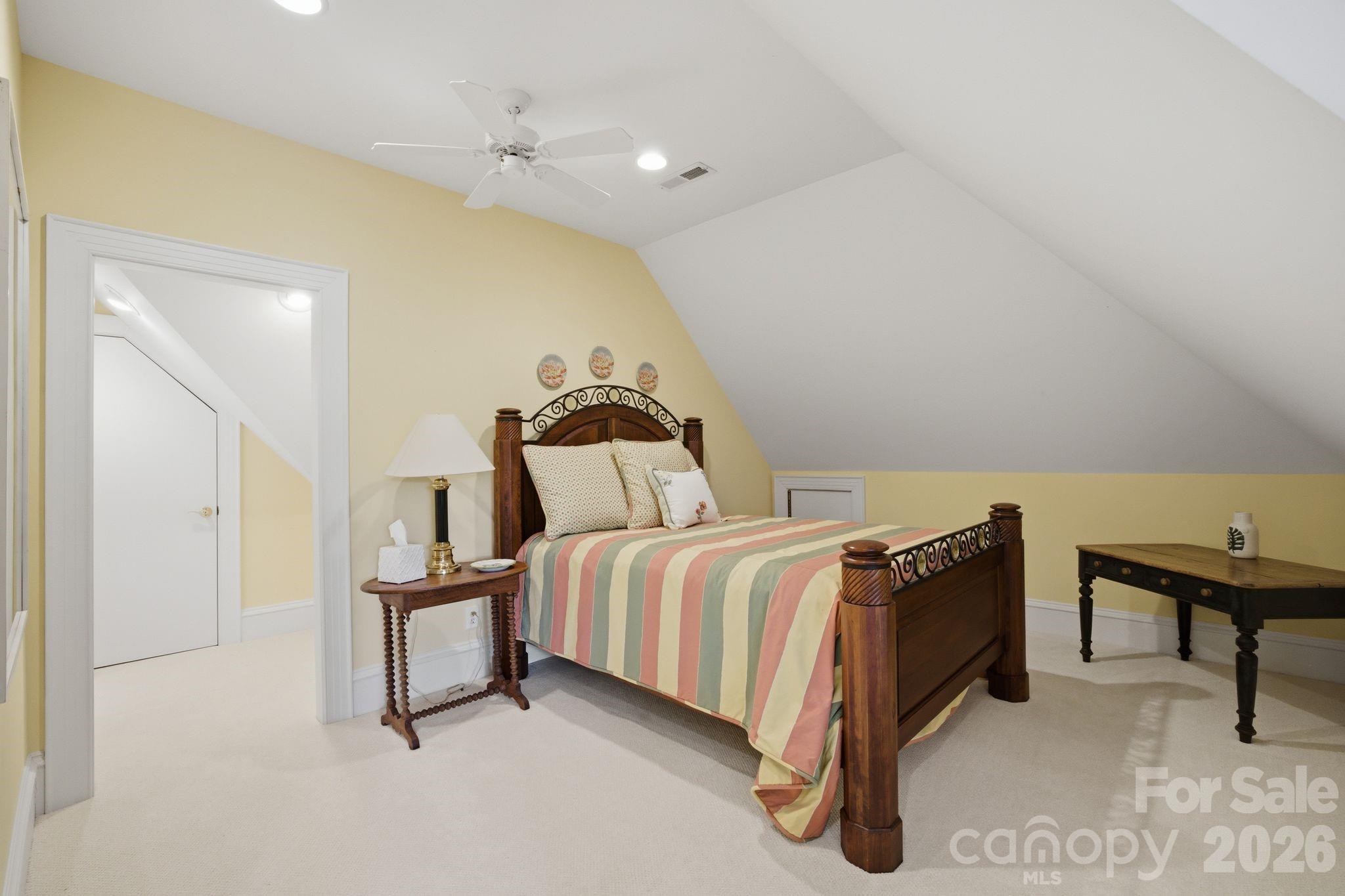 191 Porters Glen — New London