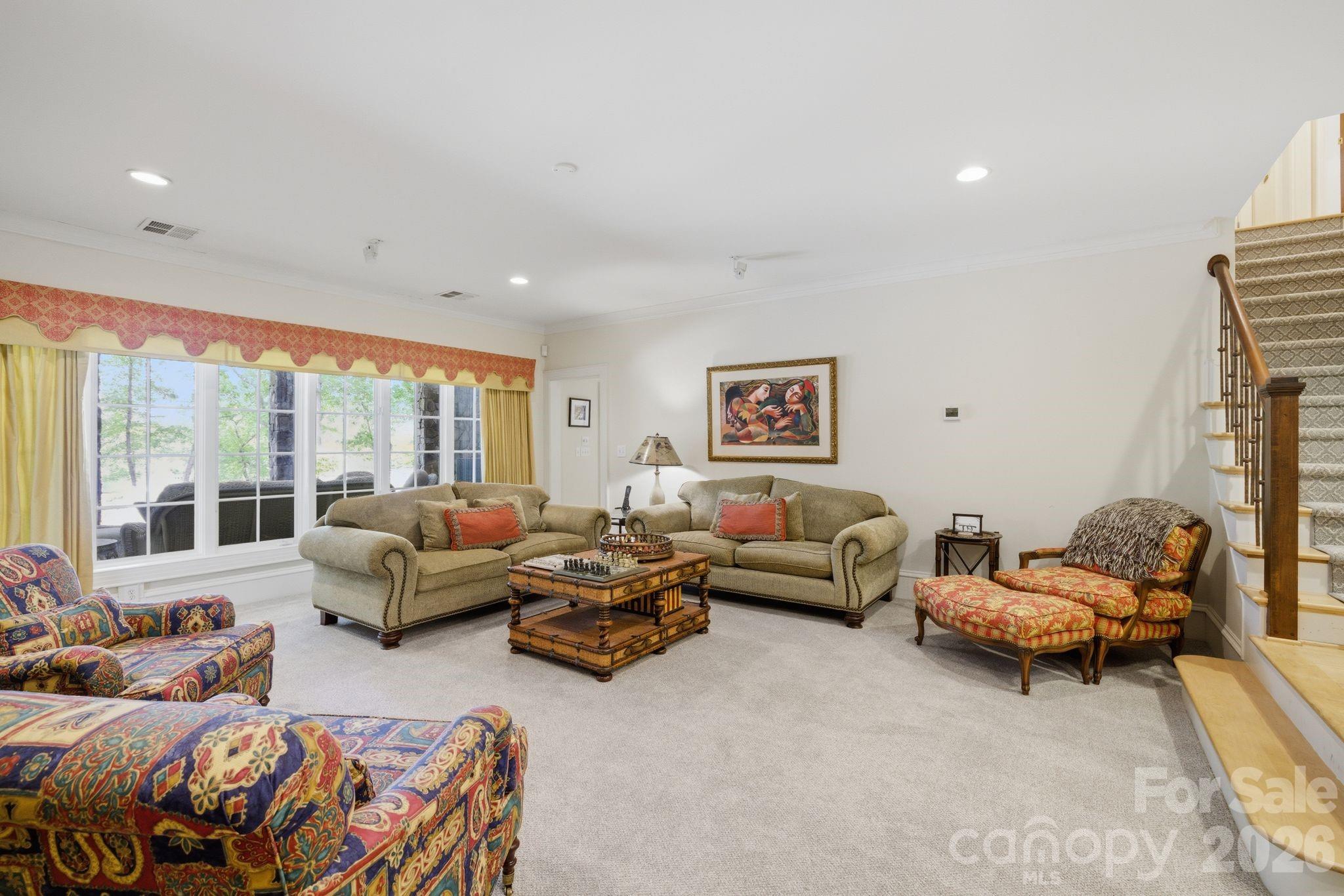 191 Porters Glen — New London