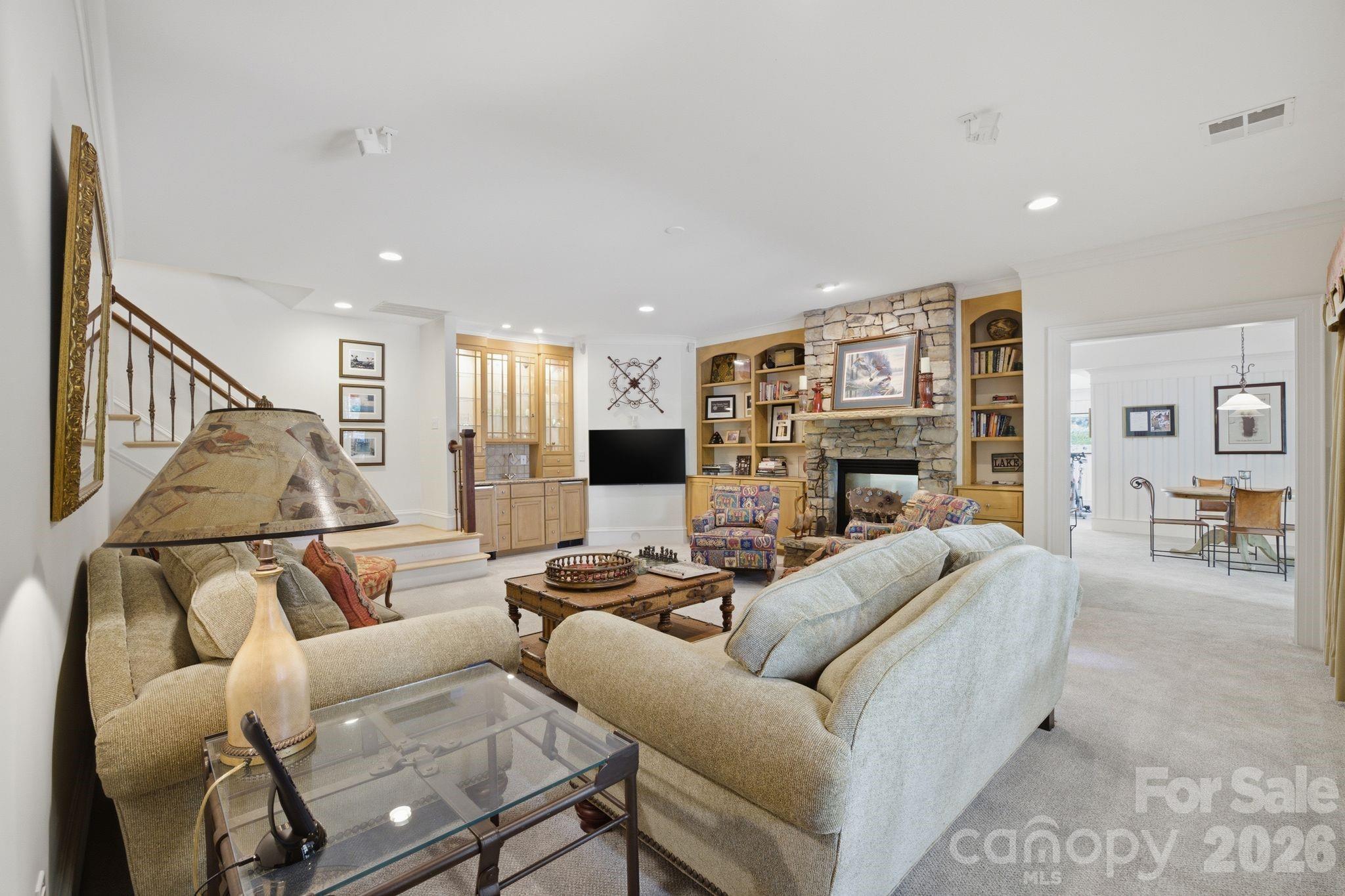 191 Porters Glen — New London