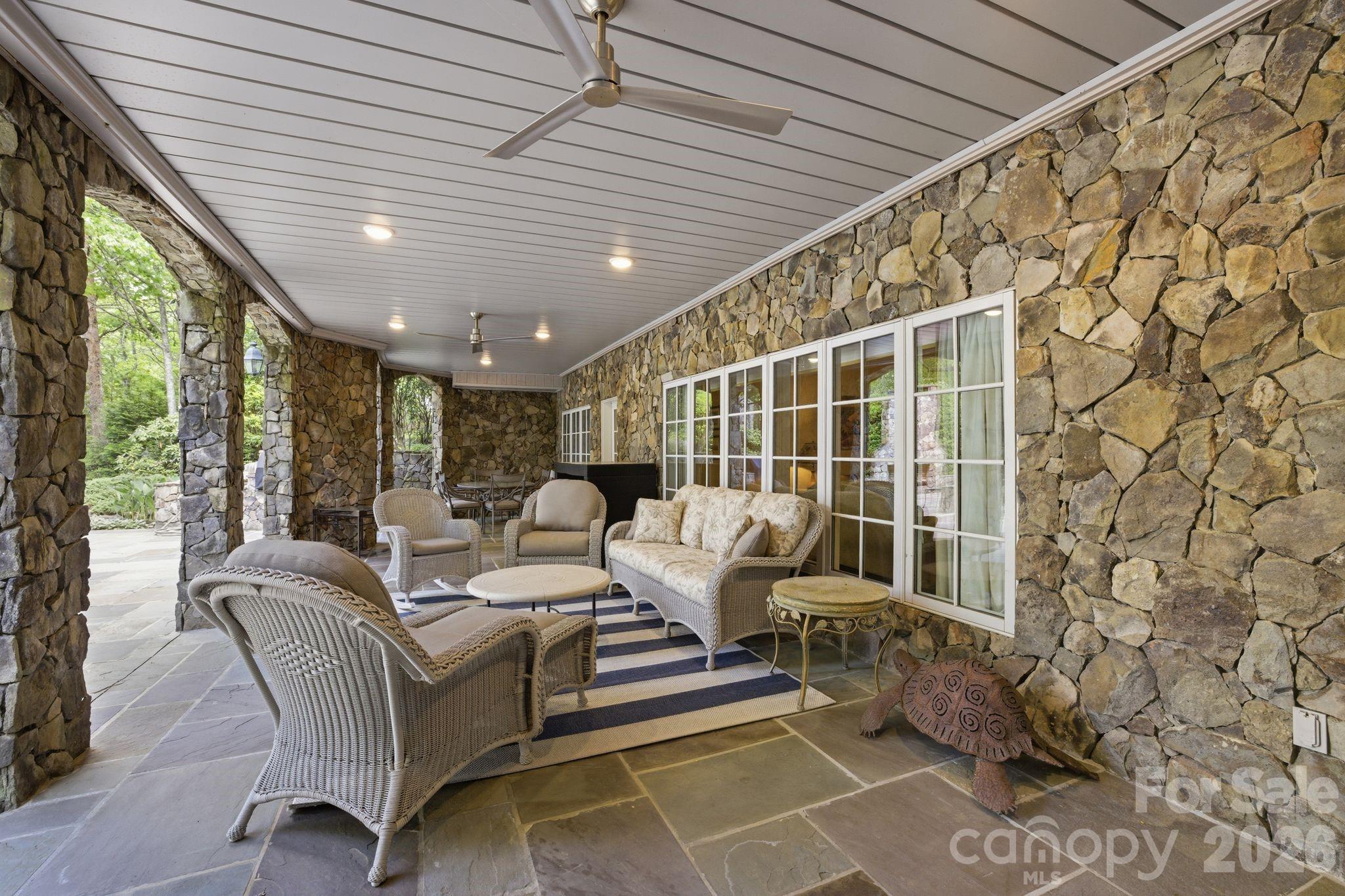 191 Porters Glen — New London
