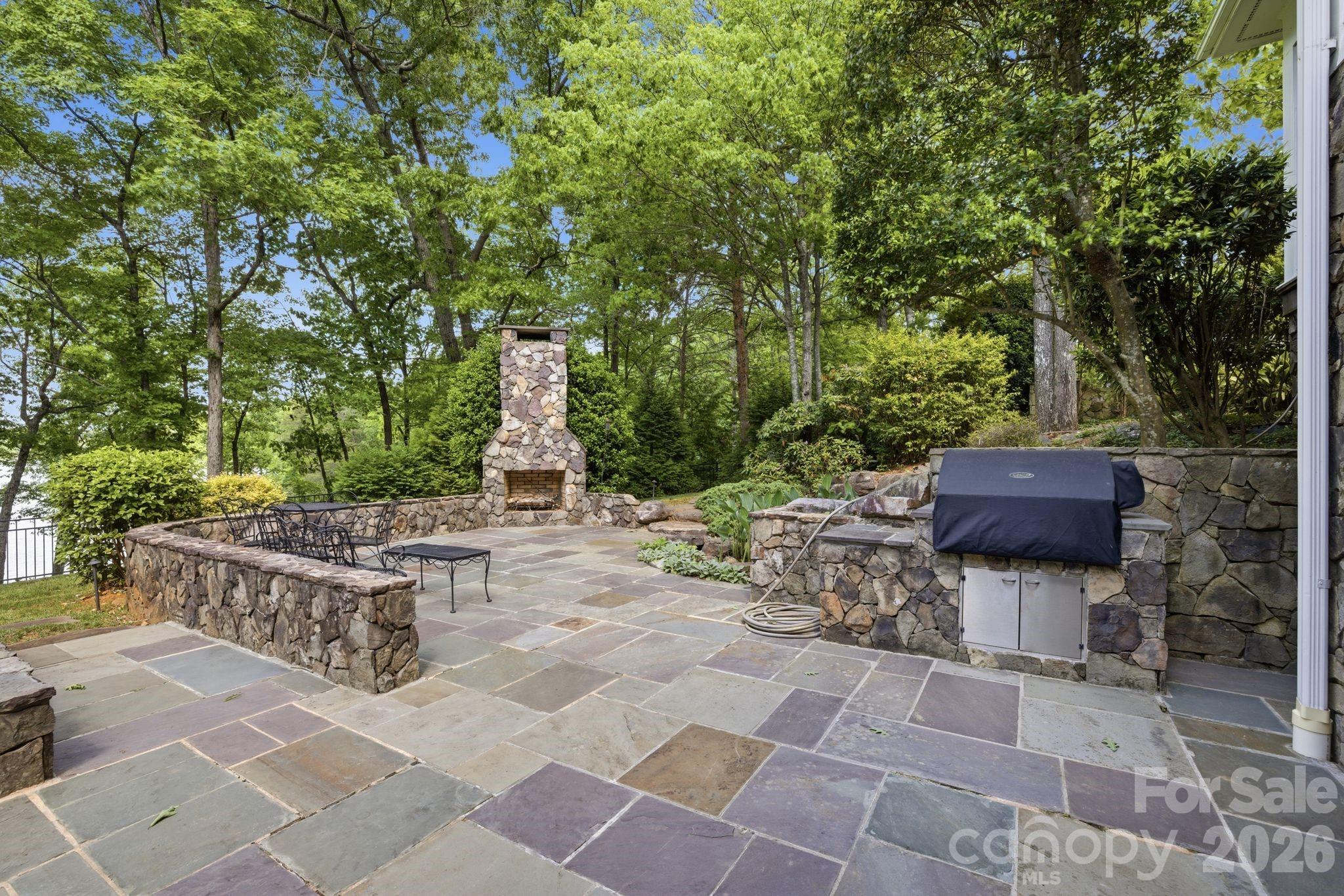 191 Porters Glen — New London