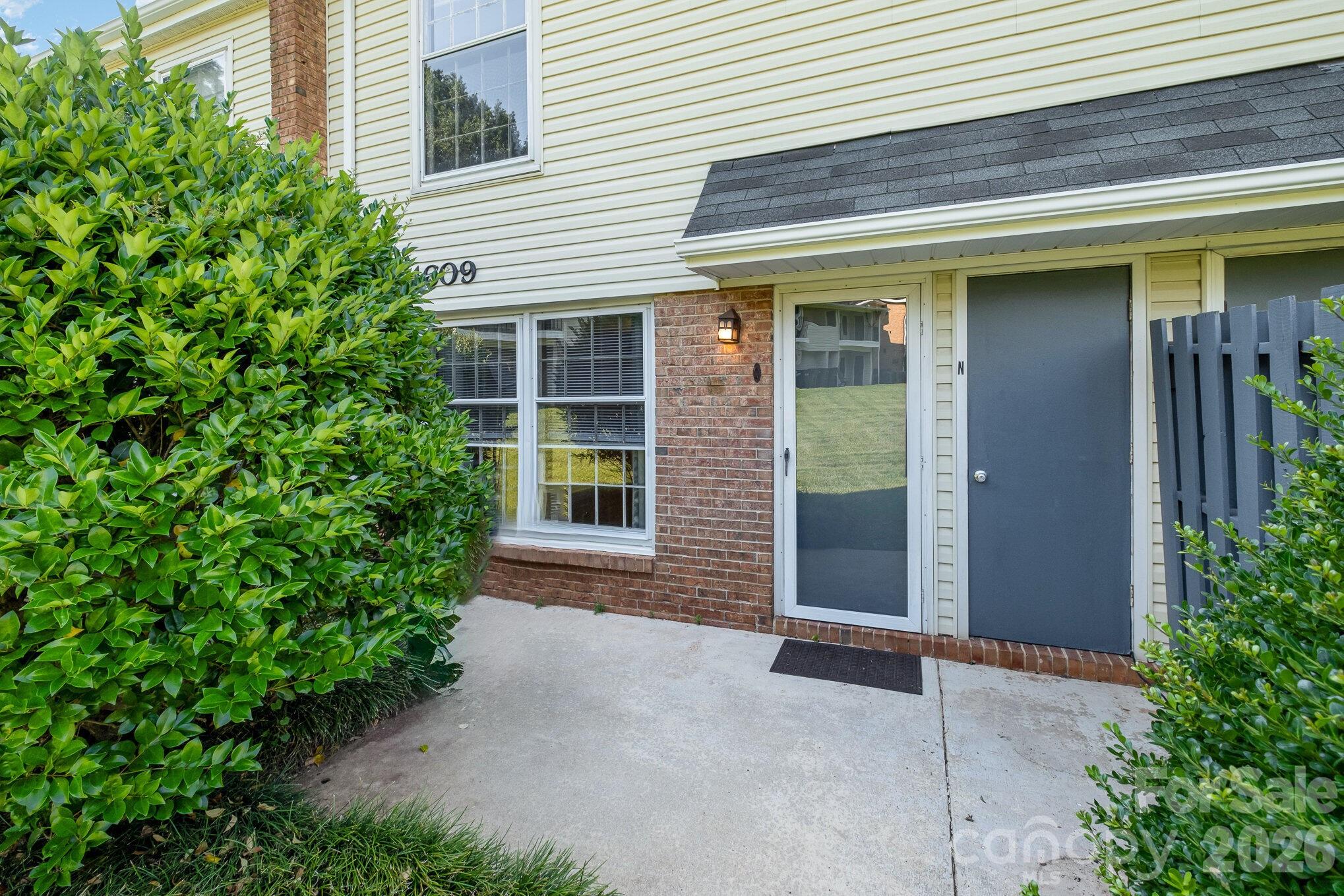 4609 Coronado Drive #N — Charlotte