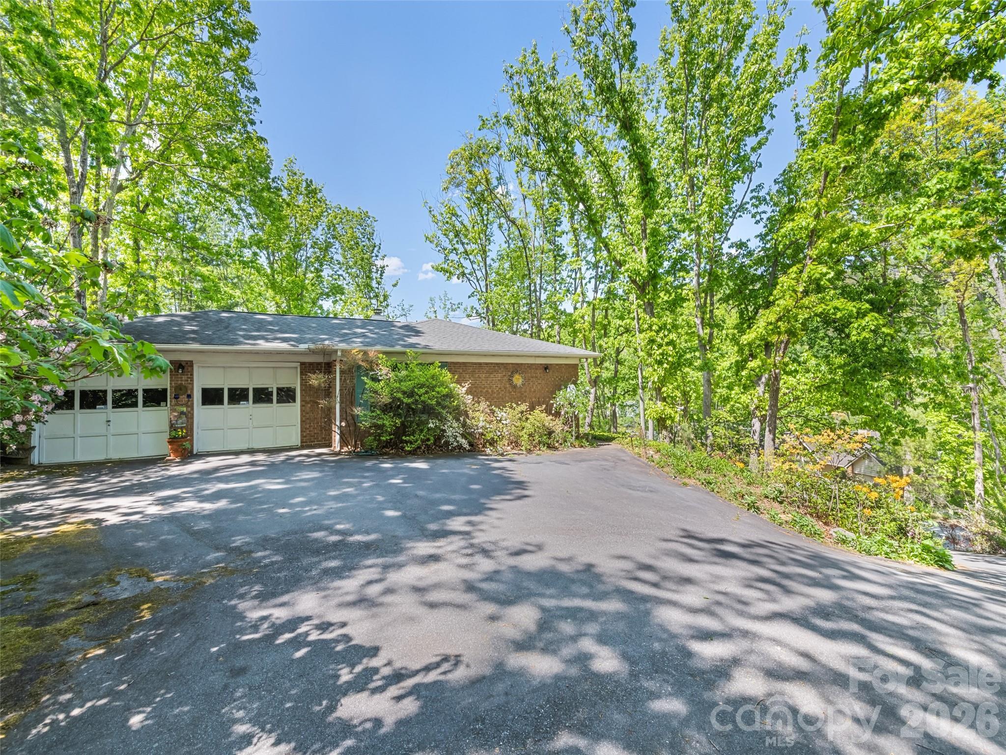 5 Sunny Ridge Drive — Asheville