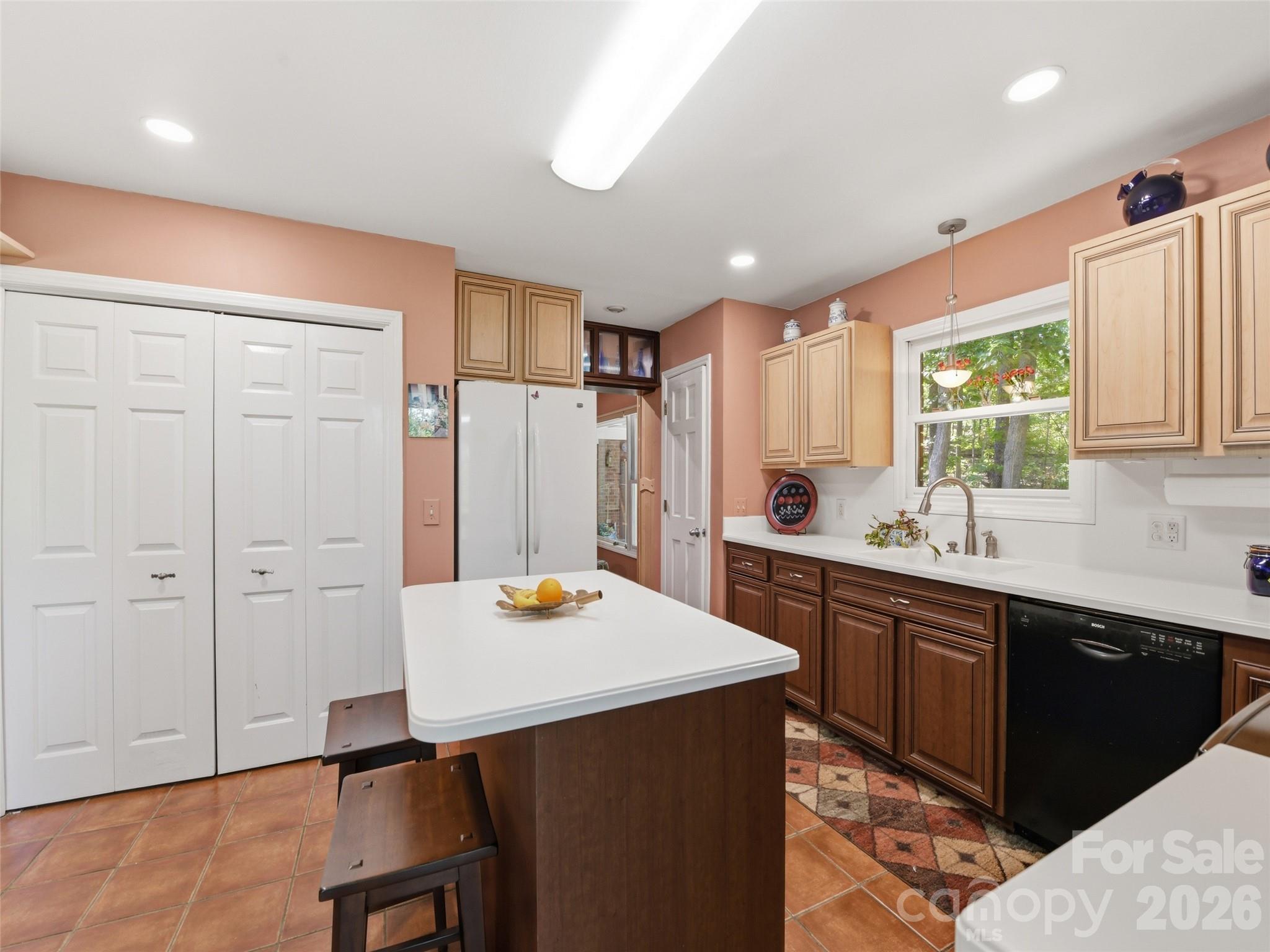 5 Sunny Ridge Drive — Asheville