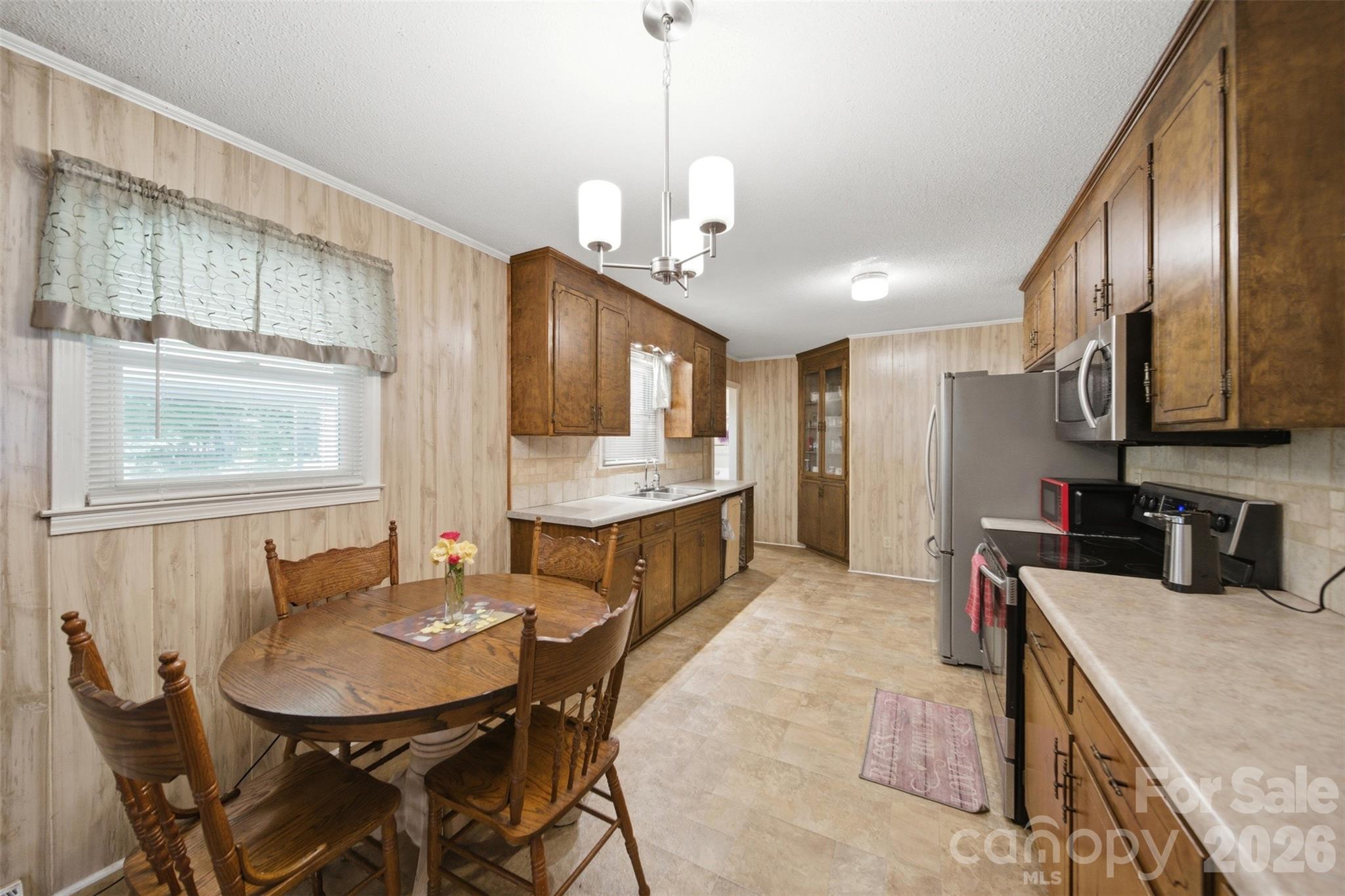 1935 Lowrys Highway — Chester