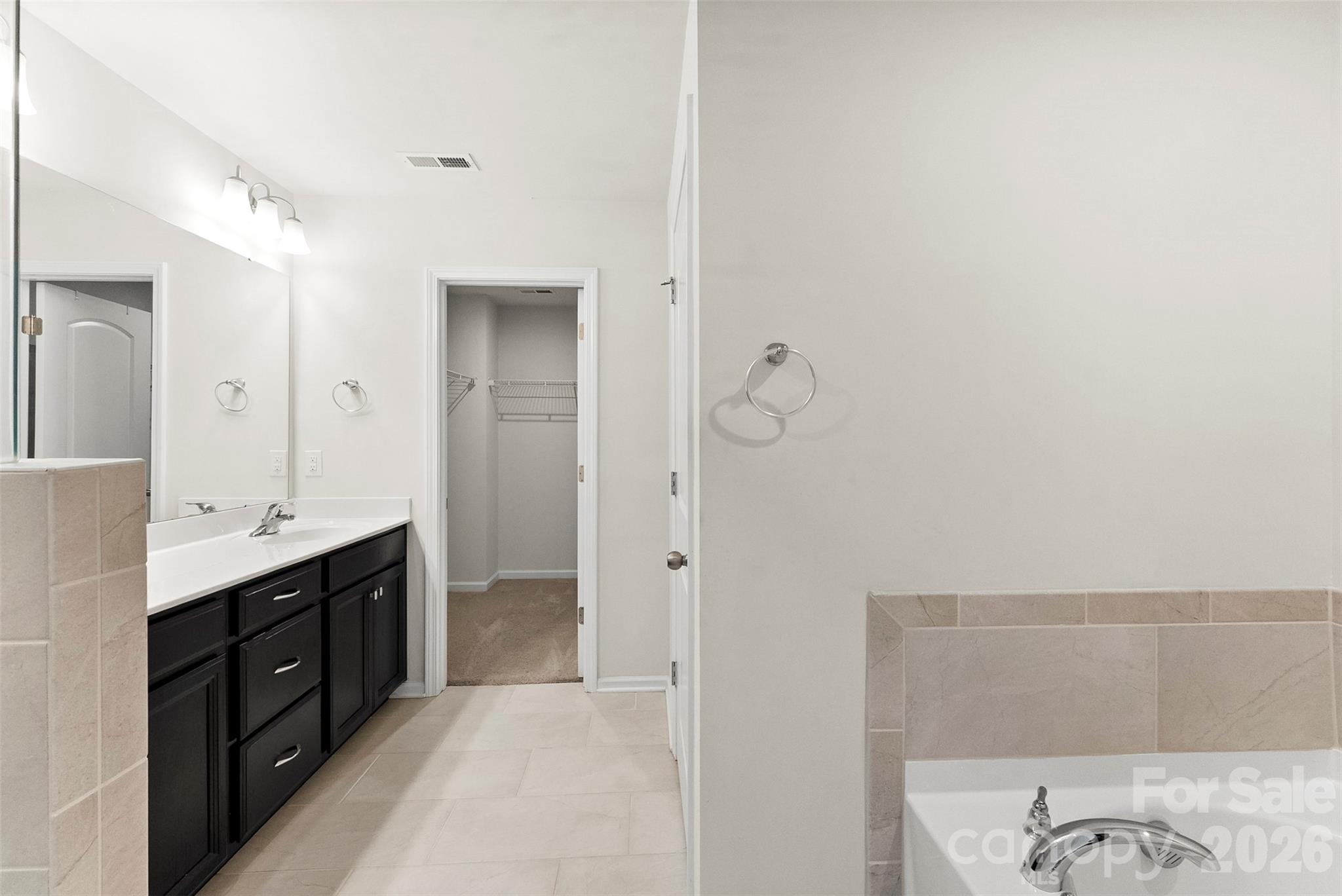 11010 Chalkbark Lane — Charlotte