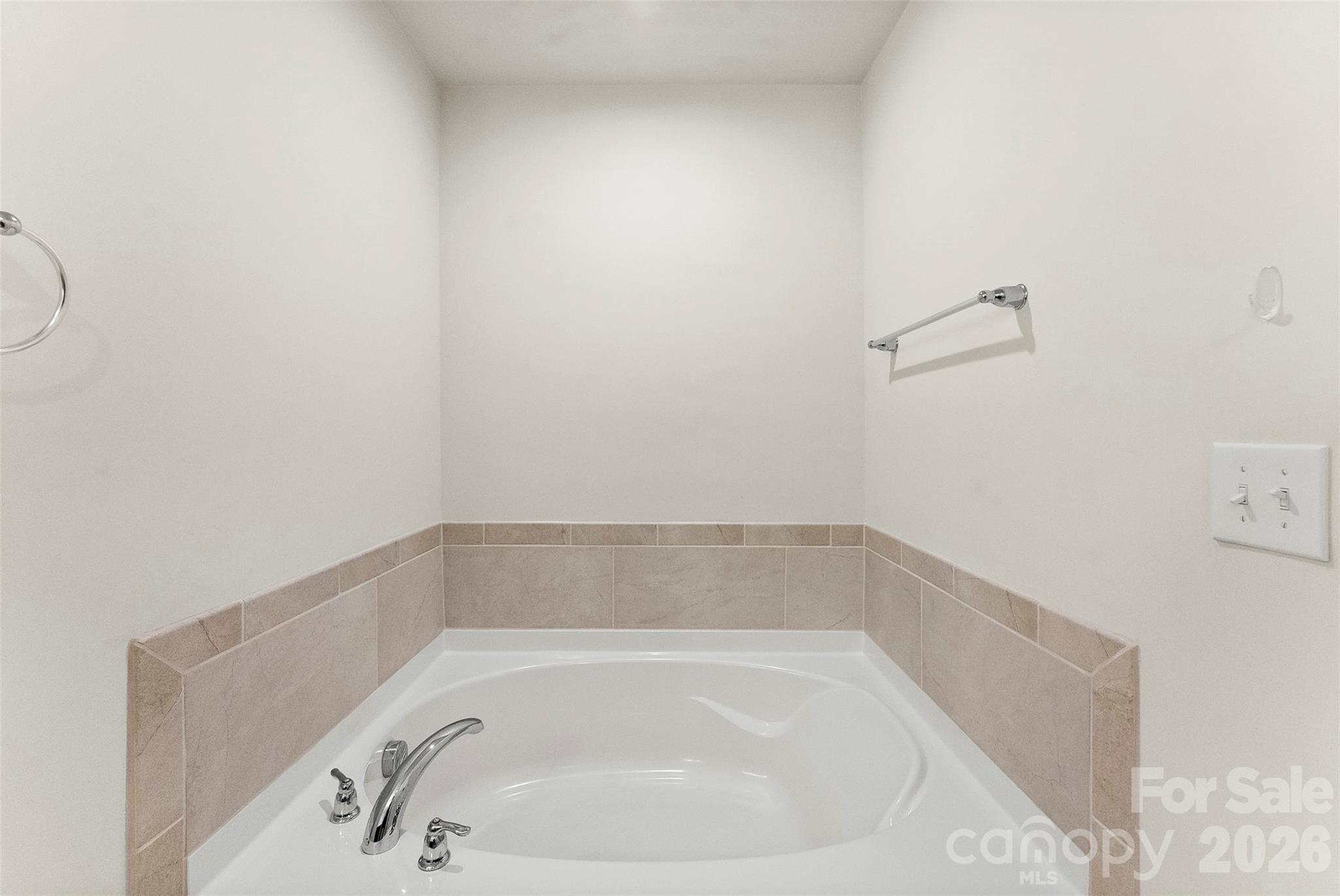11010 Chalkbark Lane — Charlotte