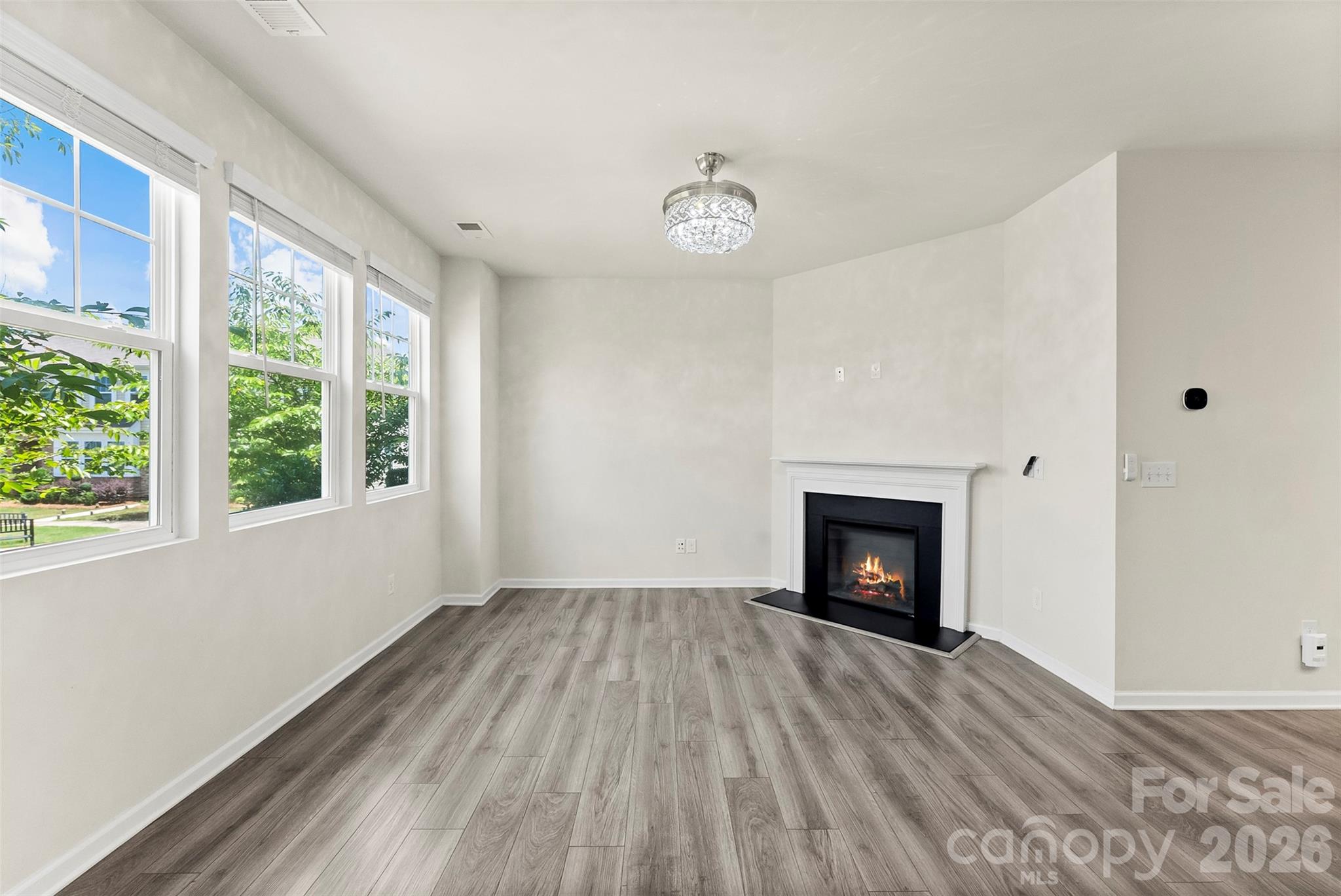11010 Chalkbark Lane — Charlotte