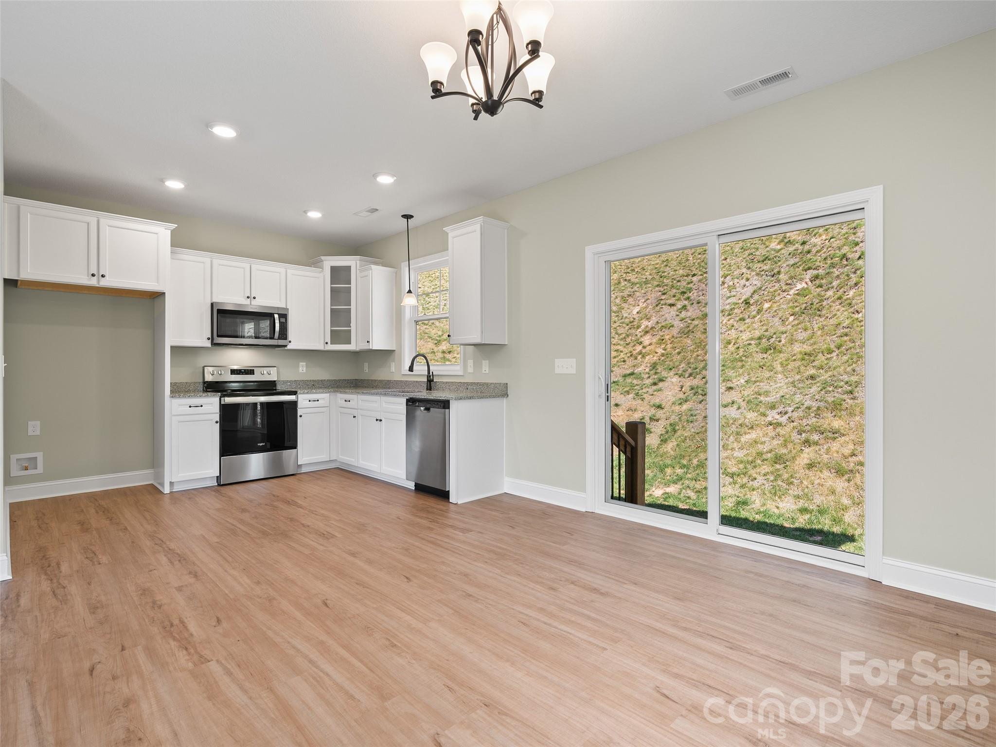 373 Barefoot Ridge — Clyde