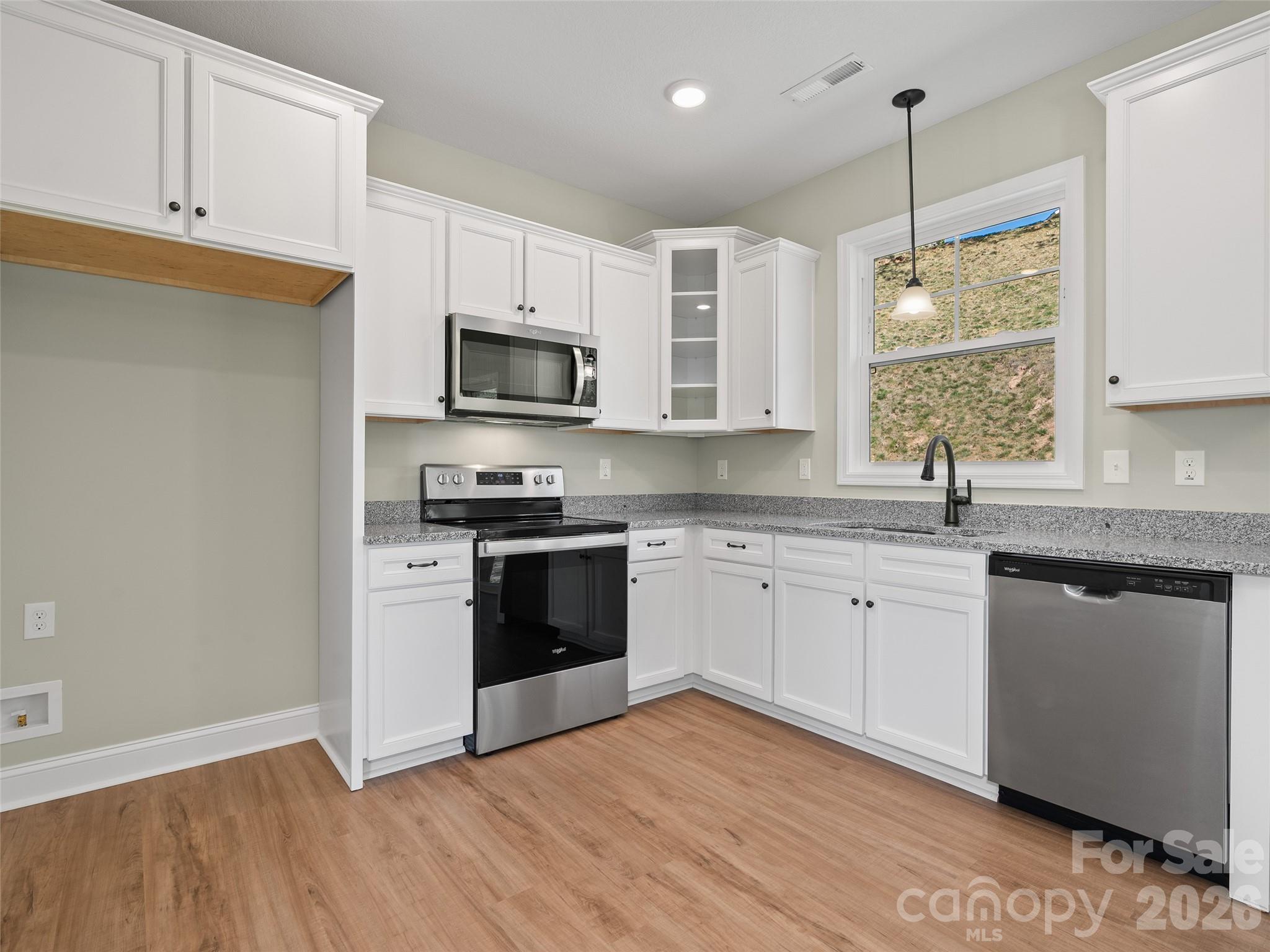 373 Barefoot Ridge — Clyde