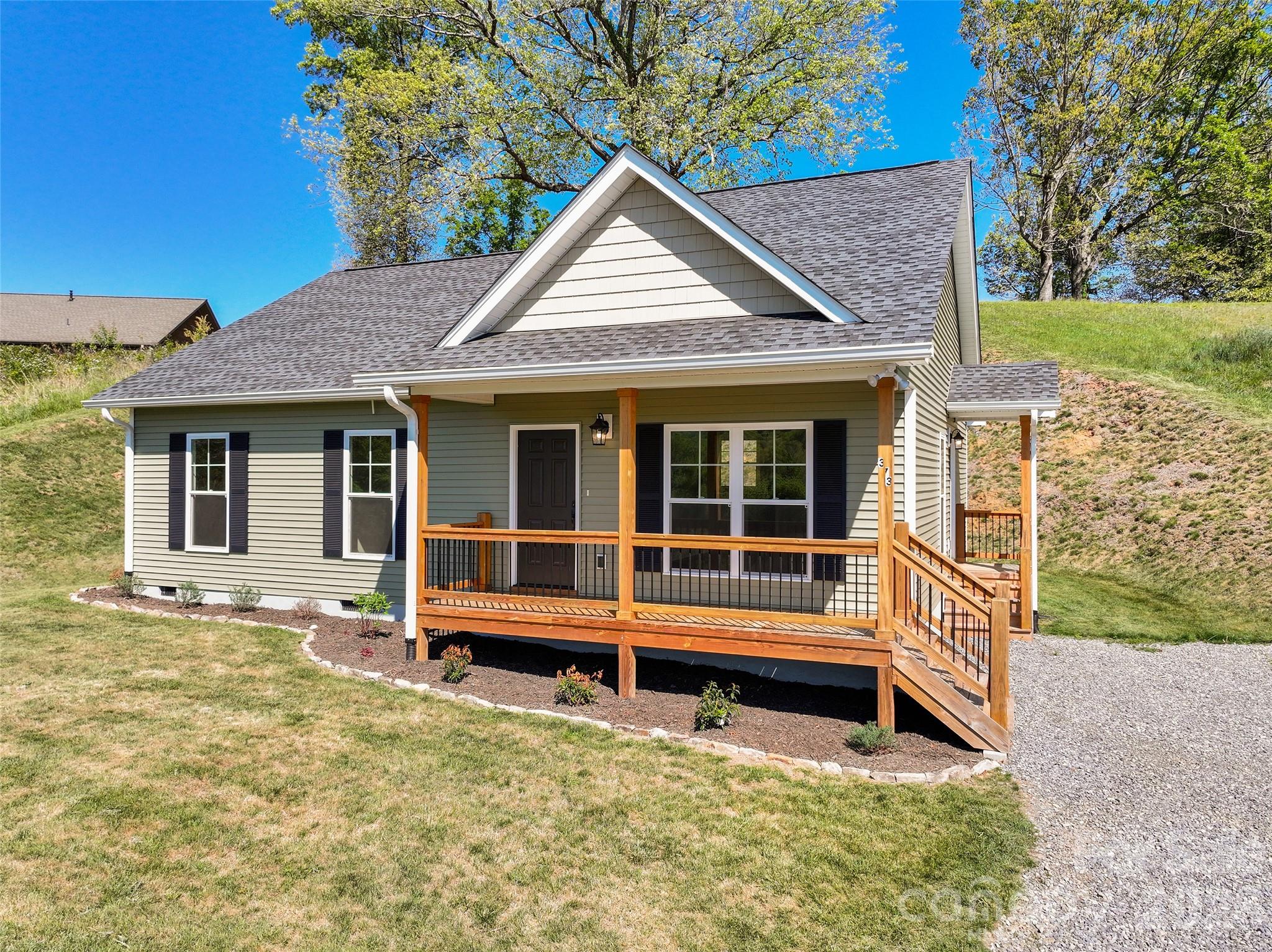 373 Barefoot Ridge — Clyde