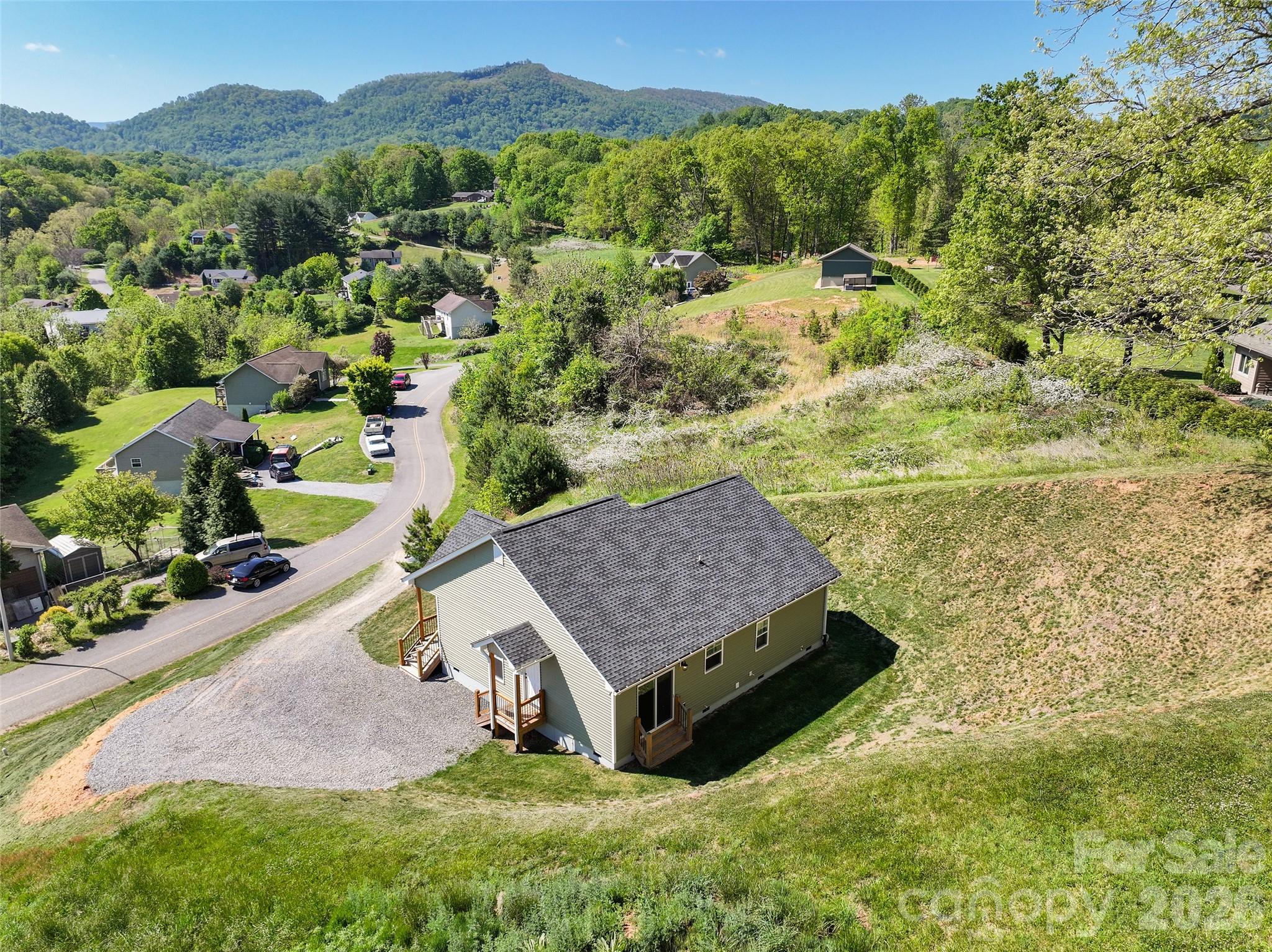373 Barefoot Ridge — Clyde